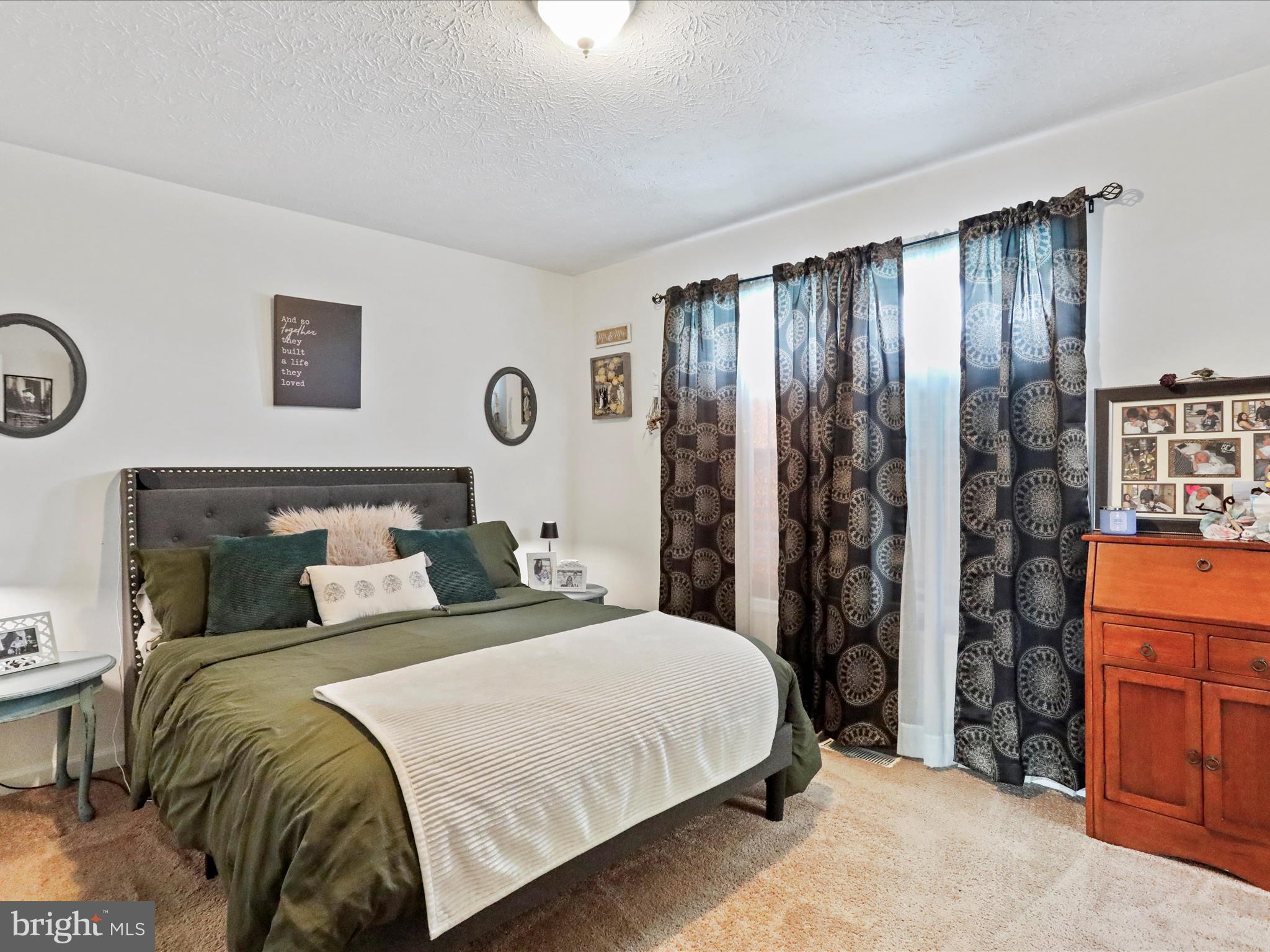 RIDGEFIELD - Residential