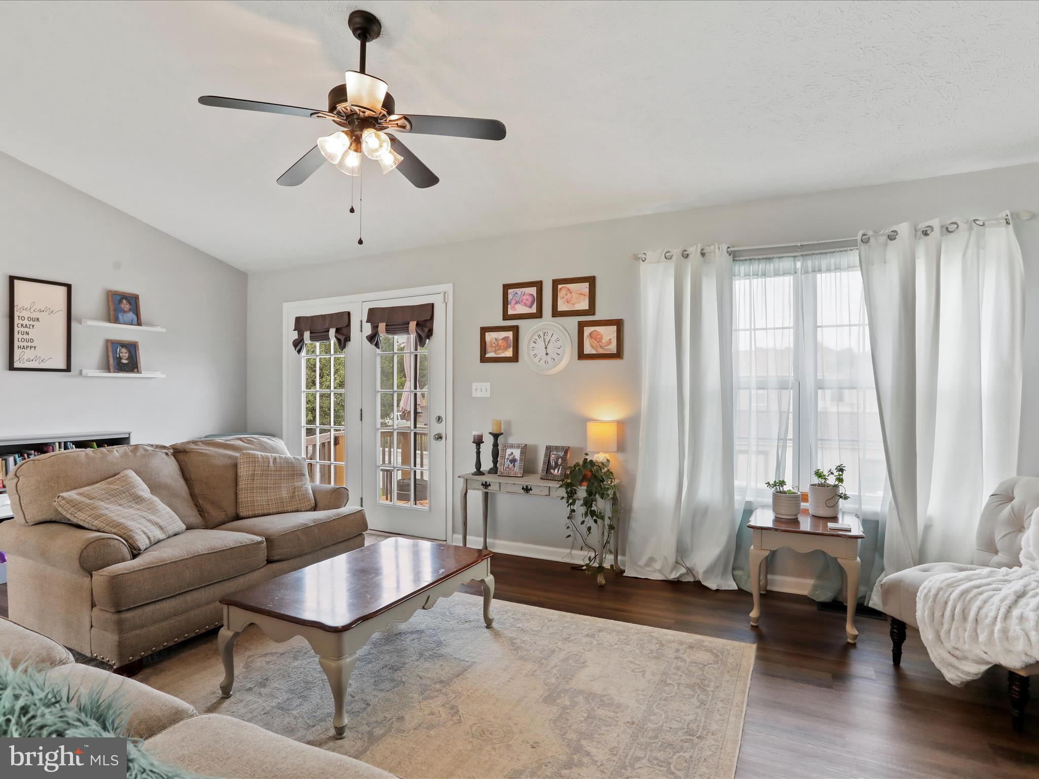 RIDGEFIELD - Residential