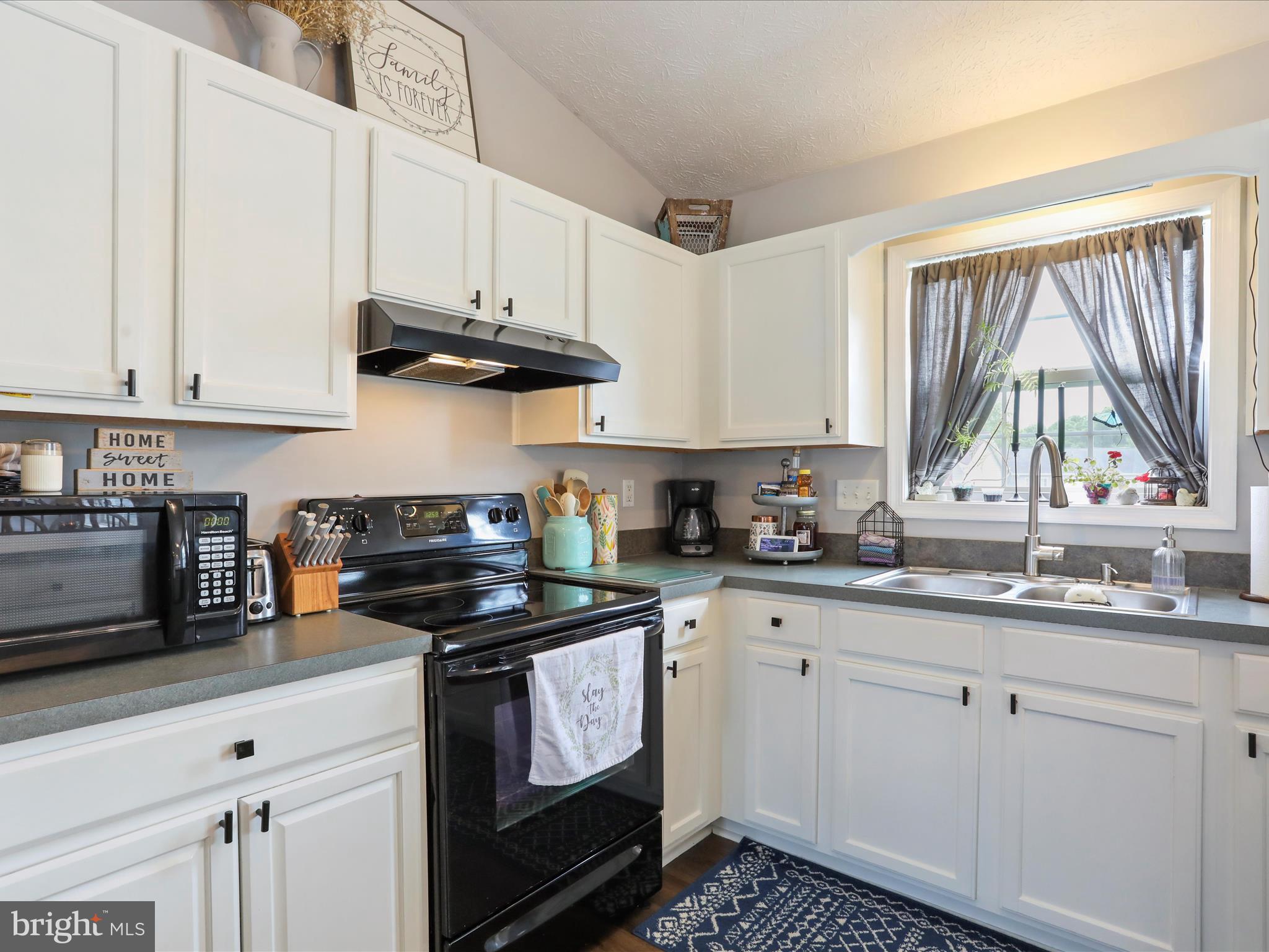 RIDGEFIELD - Residential