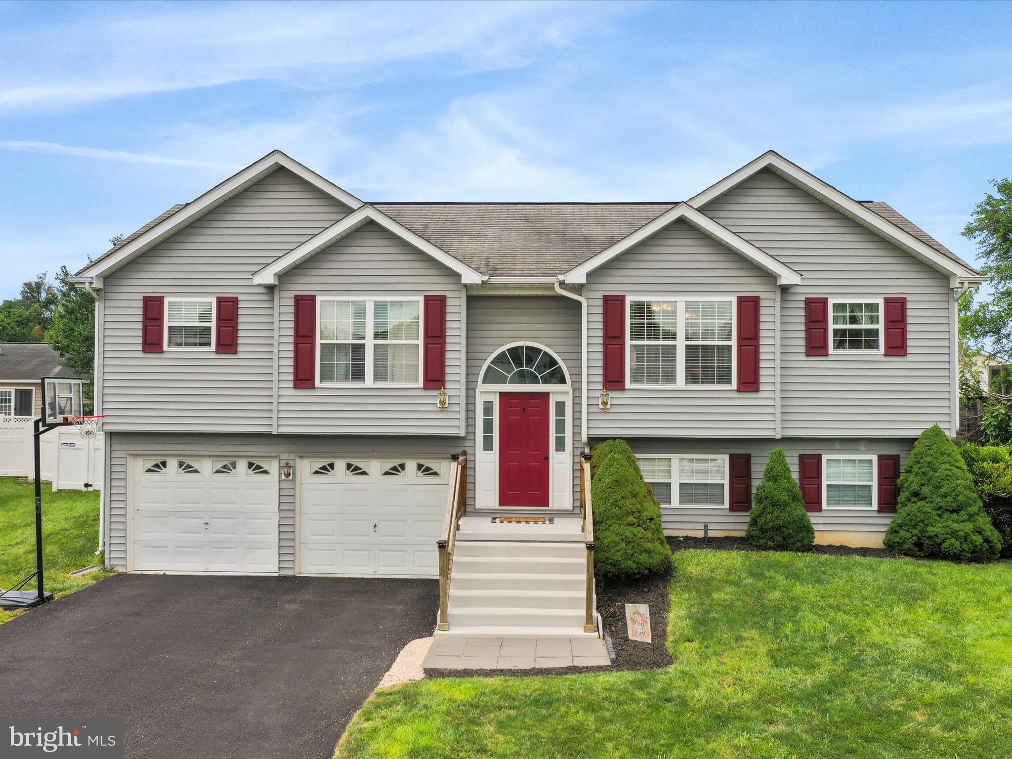 PENDING RELEASE -- BACK ON THE MARKET DUE TO NO FAULT OF SELLER. BUYER LOST THEIR FUNDING! Welcome to 28 Expedition Ct, a stunning split-level home in Martinsburg, WV 25403, offering comfort and style. This residence features three spacious bedrooms and two bathrooms. The finished basement provides additional living space, perfect for entertainment or relaxation. Enjoy the modern elegance of LVP flooring throughout the home. The backyard is a private oasis, fully enclosed by a new vinyl fence, and boasts a convenient shed and an inviting above-ground pool complete with complete kit including pump, filter and owner will train you on the operation, ideal for summer enjoyment. Close to Interstate 81, retail, restaurants and hospital. Owners are under-contract on a larger home for their 4 kids, This one is price to sell quickly. Do not Hesitate or you will miss out on this complete gem with a backyard that will make your kids dreams come true.