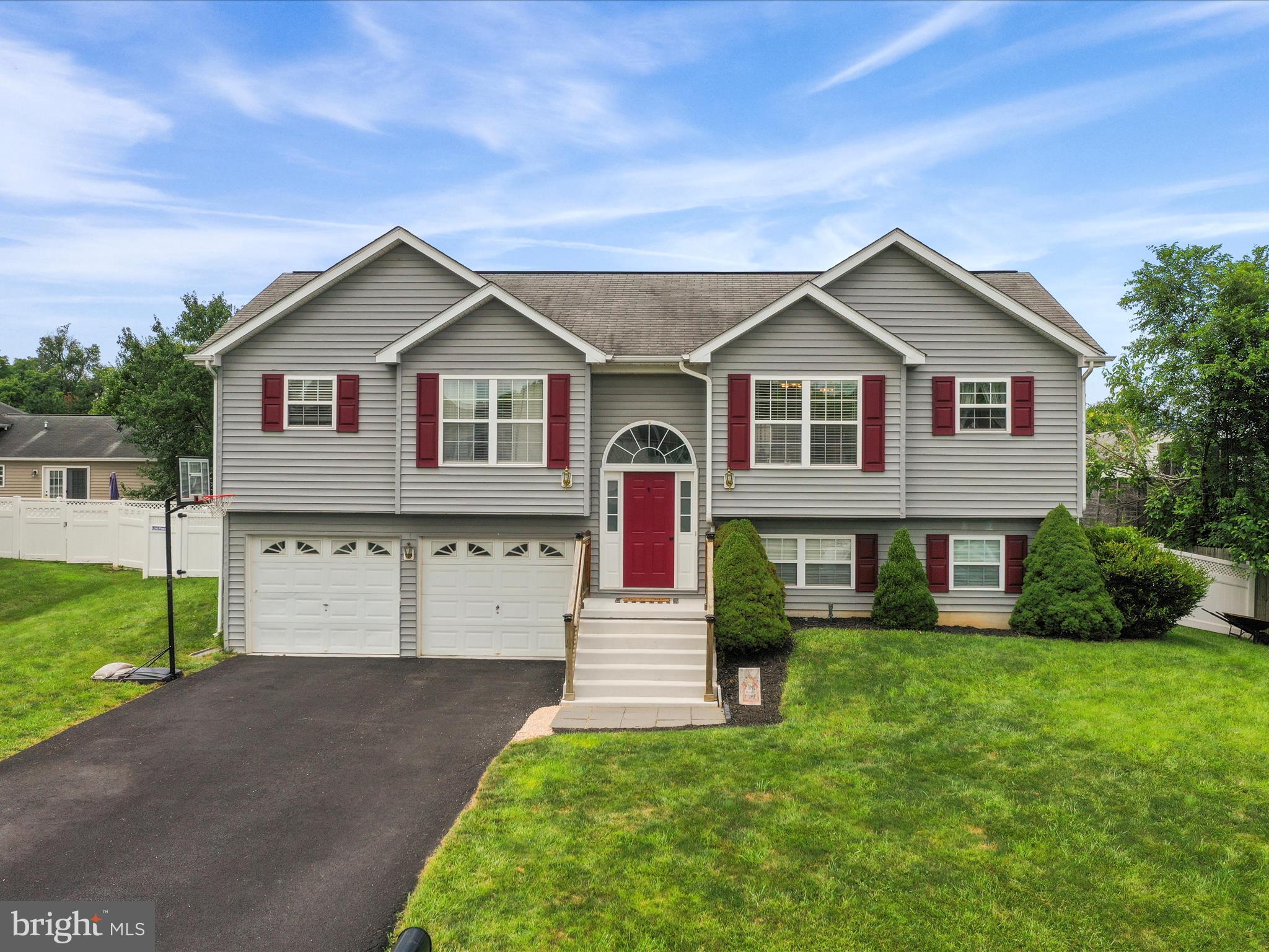 RIDGEFIELD - Residential