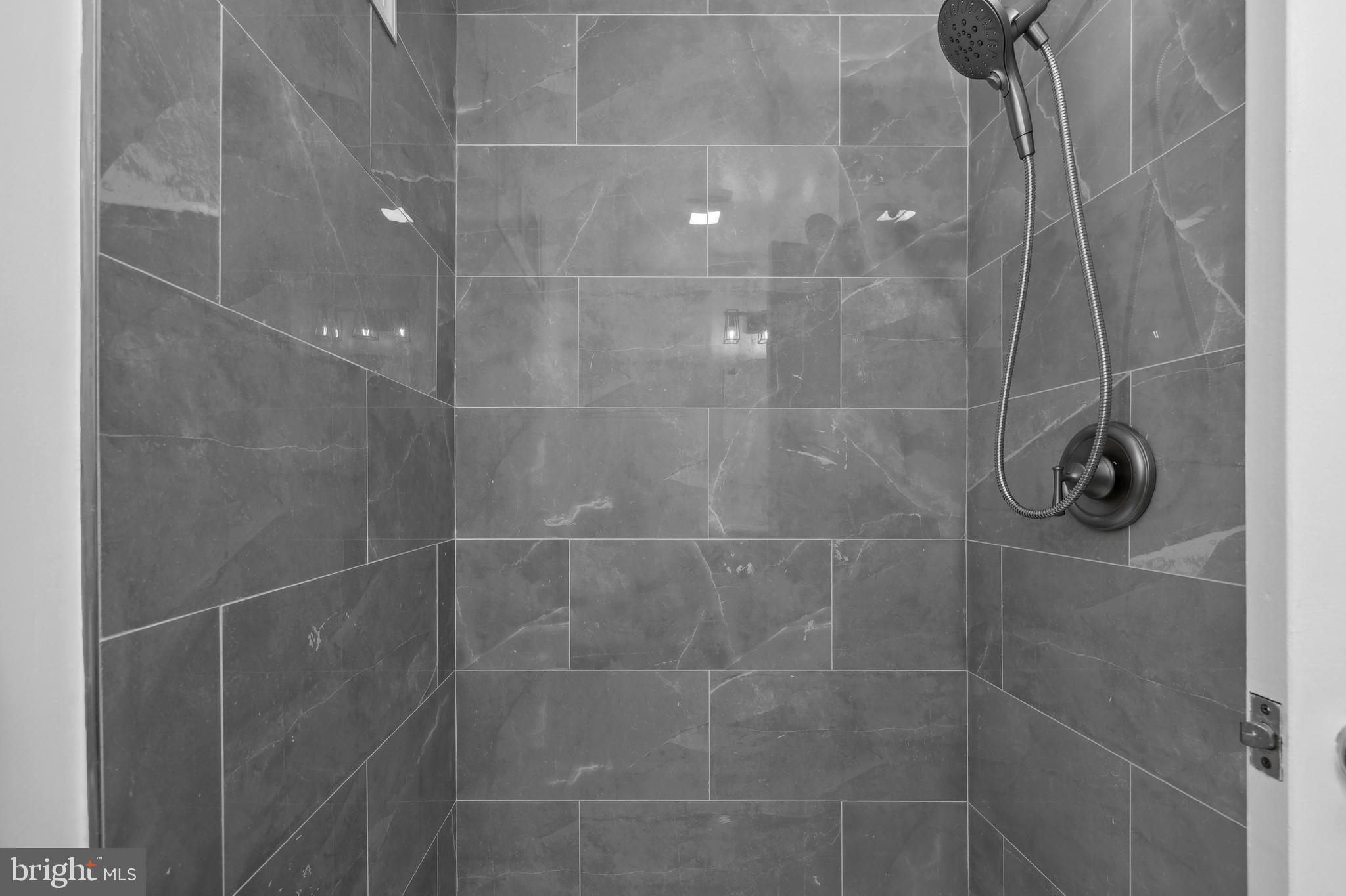 ROLLING VALLEY - Residential