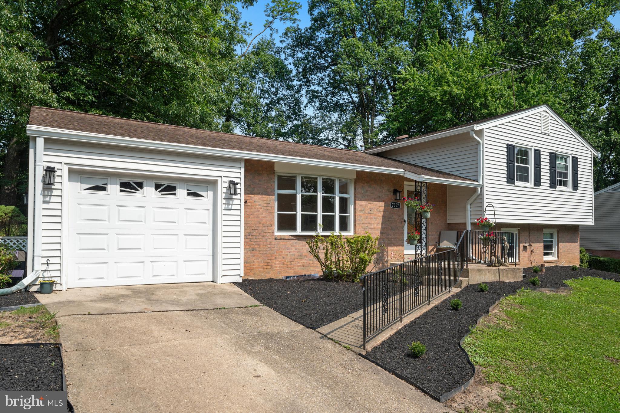 ROLLING VALLEY - Residential