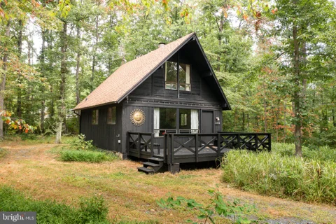 MLS: VAFV2045384