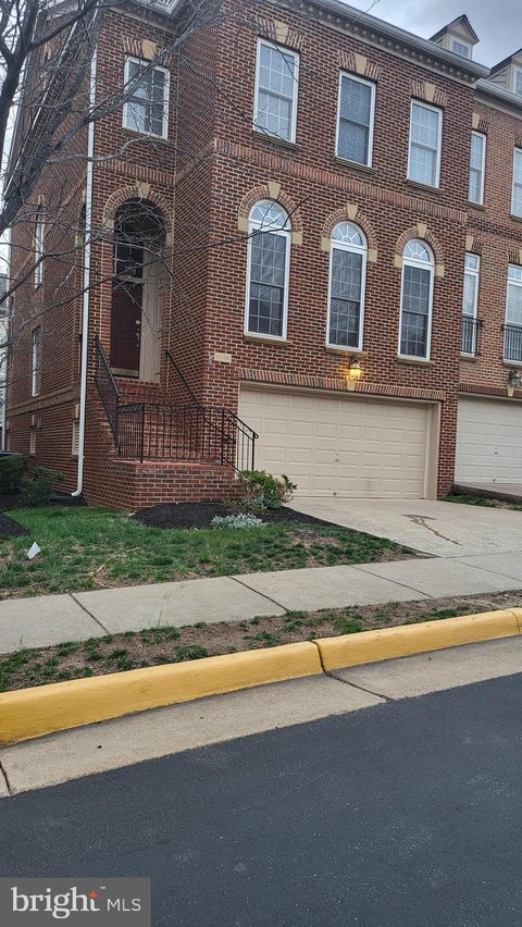 Townhouse For Rent - 9239 Point Replete Drive<br/> FORT BELVOIR, VA 22060