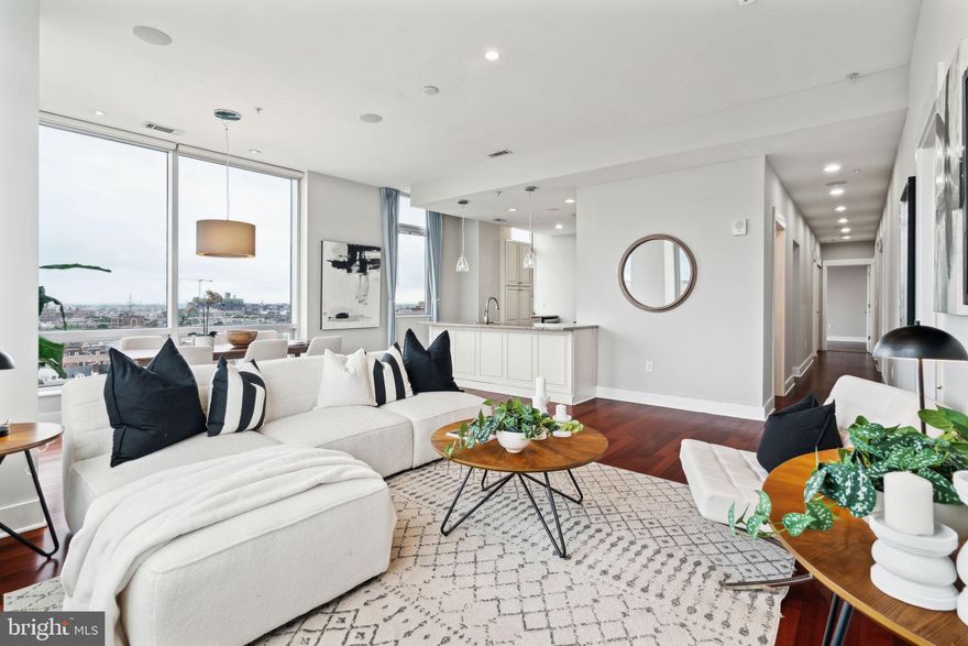 This masterfully designed corner three bedroom plus den, three and a half bath residence with on-site garage parking is not to be missed! Perfectly located in Washington Square West, this pet-friendly residence is steps away from fine dining, one-of-a-kind shopping, Jefferson University, and Washington Square.