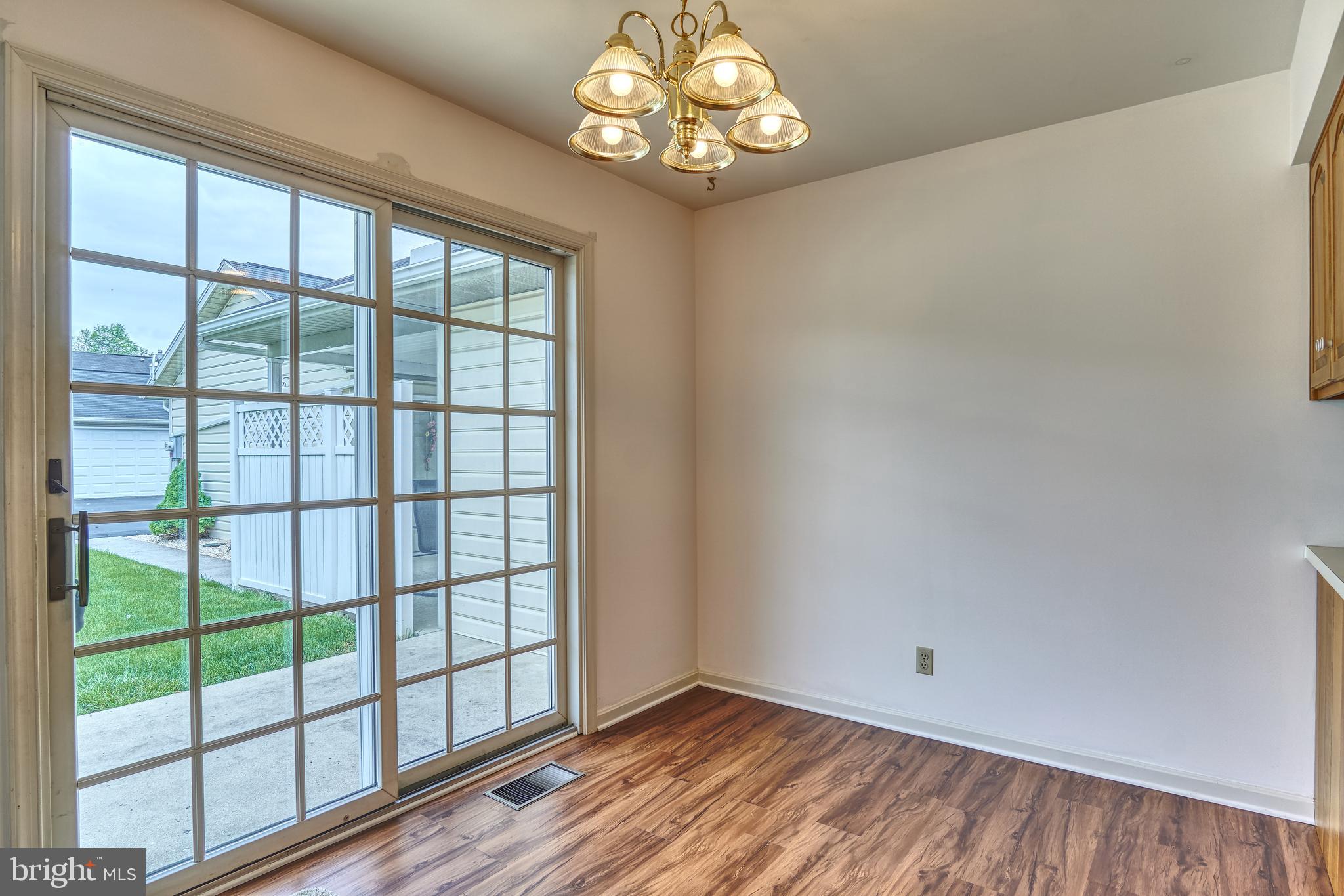 STRAWBERRY COURT - Residential