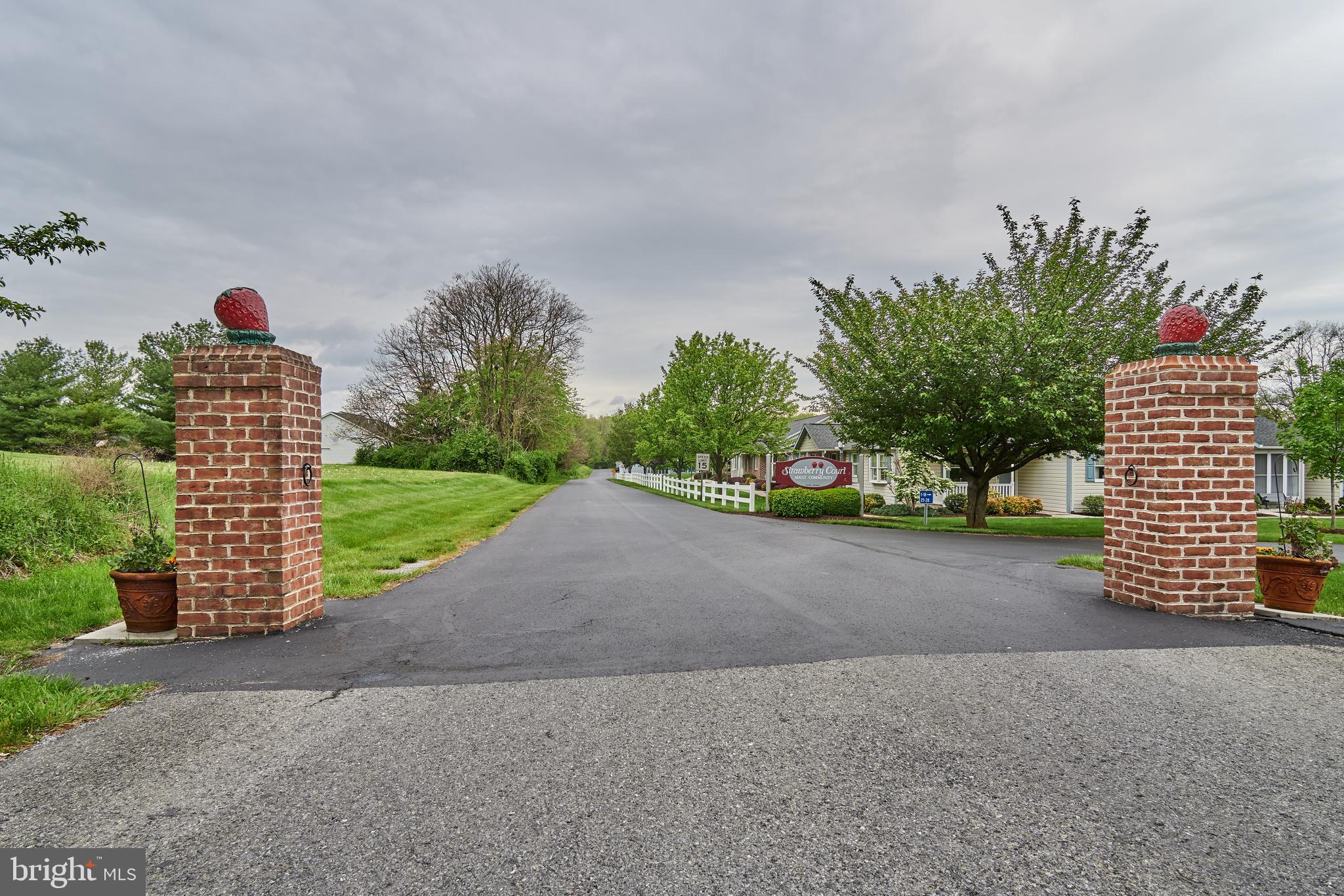 STRAWBERRY COURT - Residential