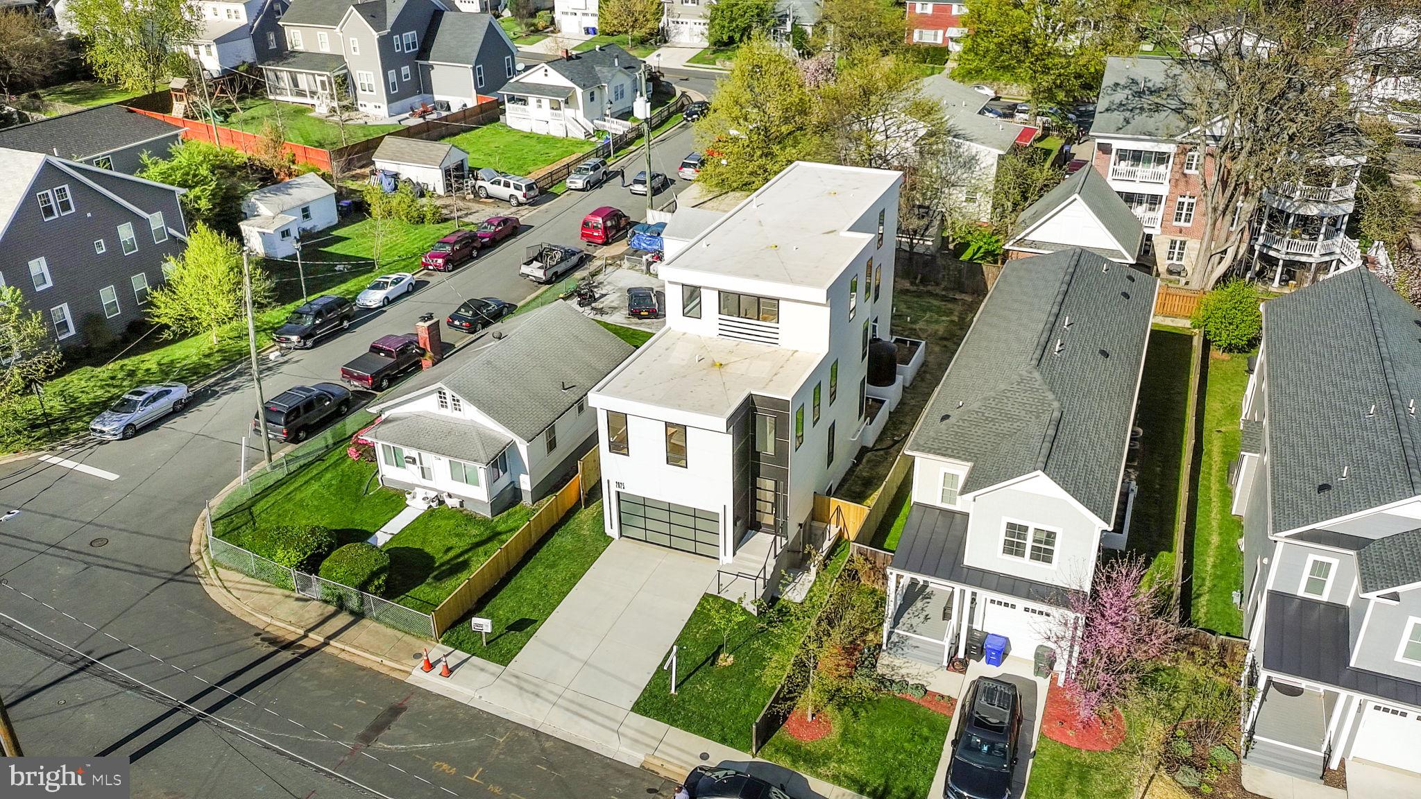 2025 N EMERSON STREET