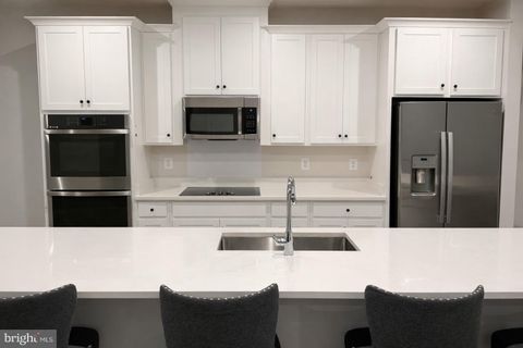 Property photo of 13695 Innovation Station Loop 77b, Herndon, VA 20171