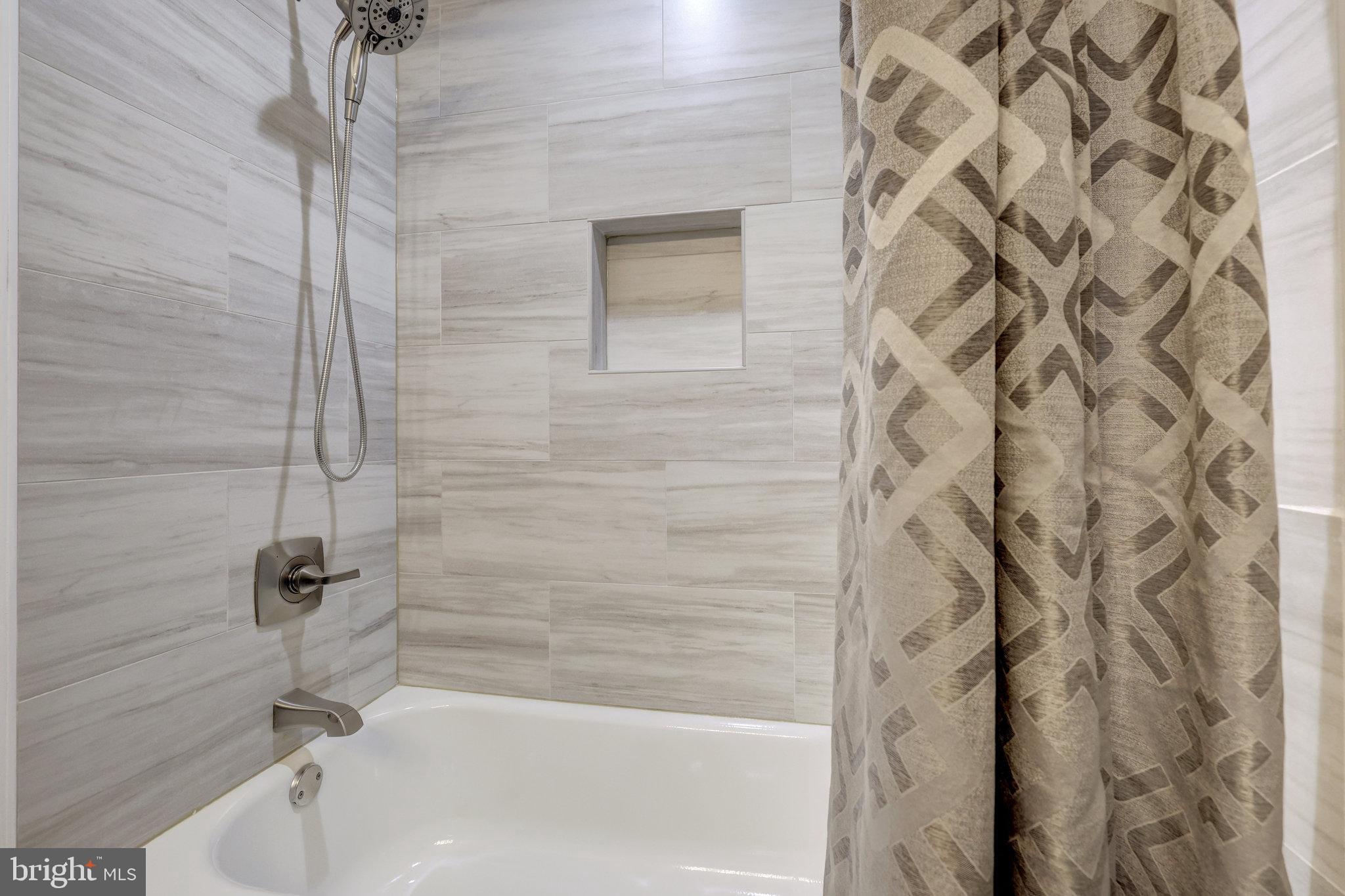 MANTUA - Residential