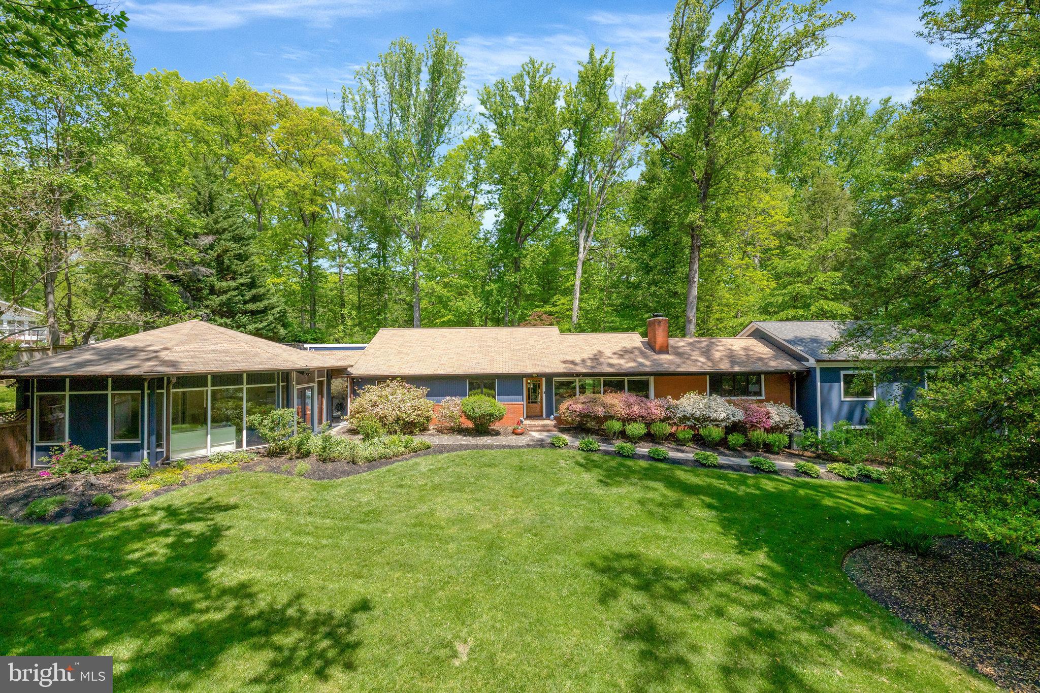 9006 GLEN COURT