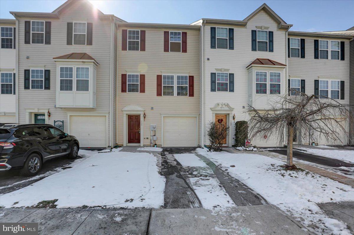BROOKFIELD - Residential