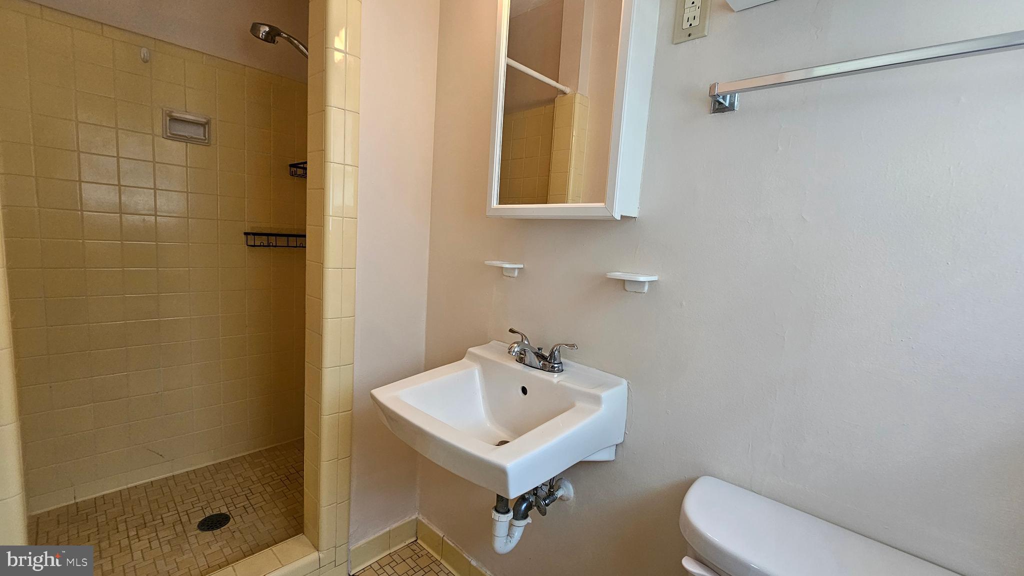 PEACOCK MANOR - Residential