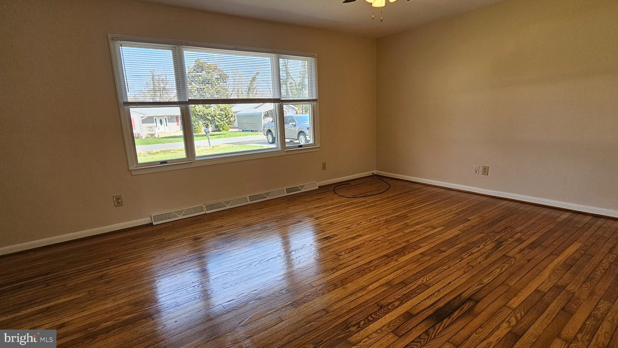 PEACOCK MANOR - Residential