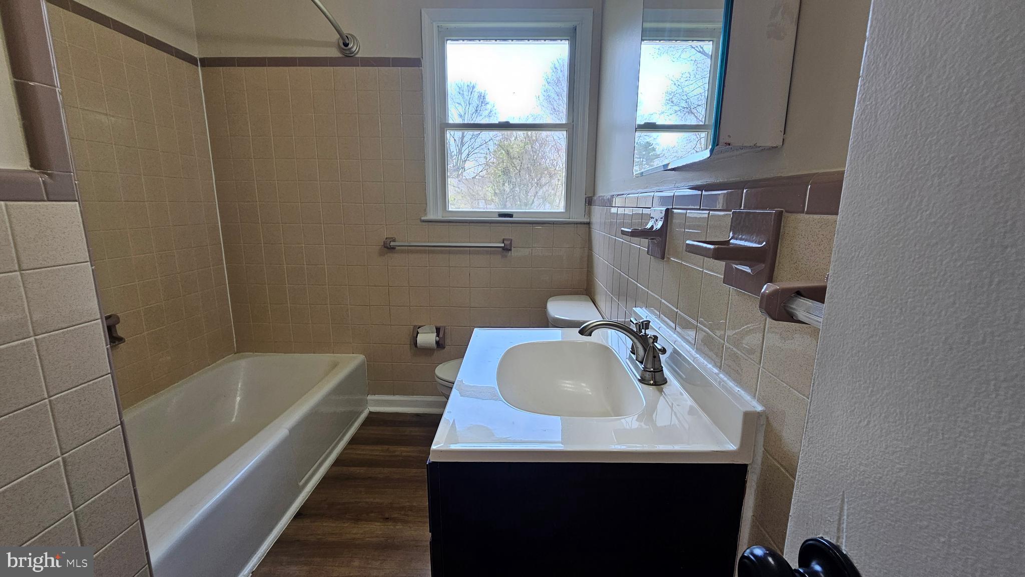 PEACOCK MANOR - Residential