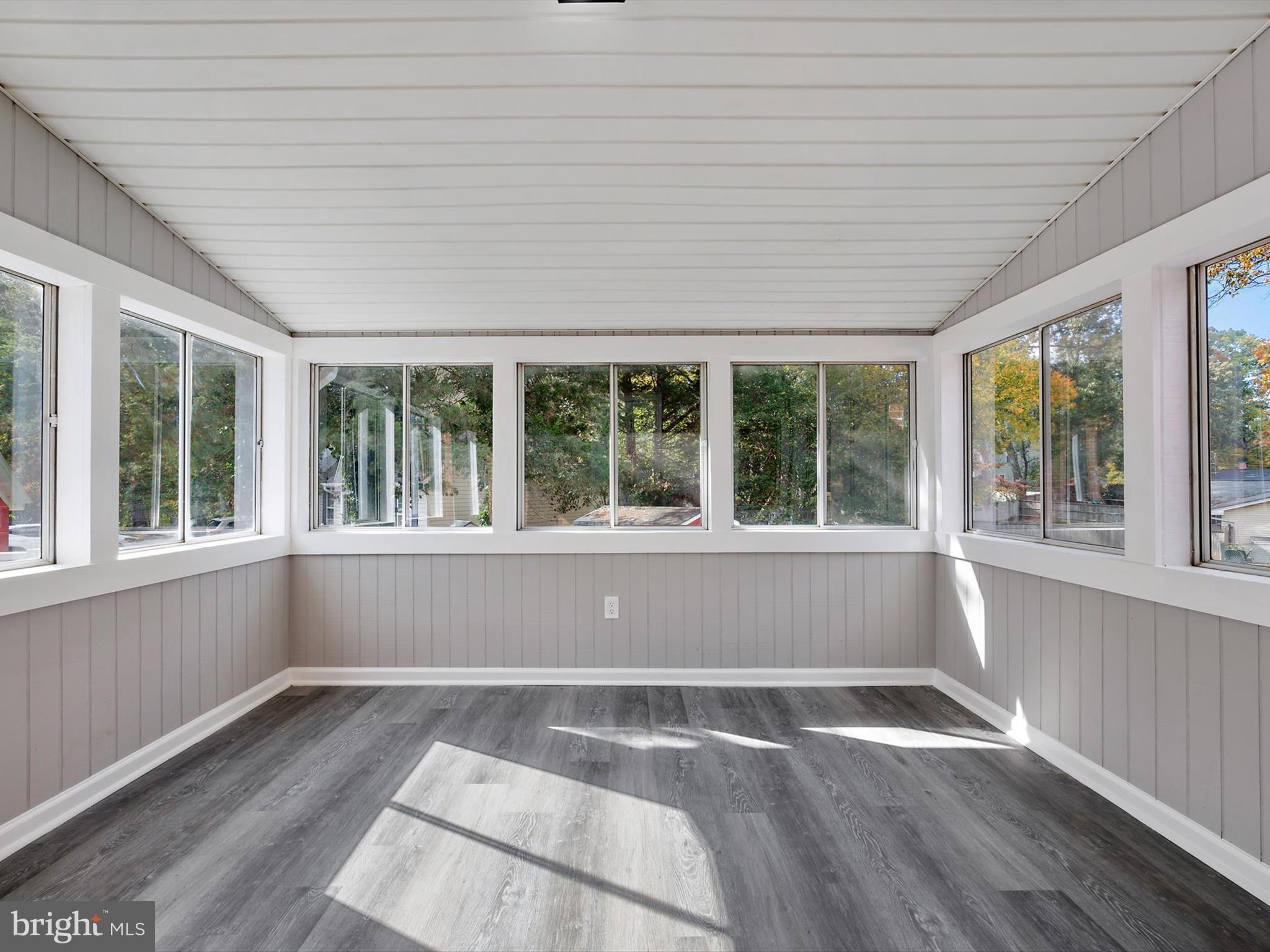 SUNRISE BEACH - Residential