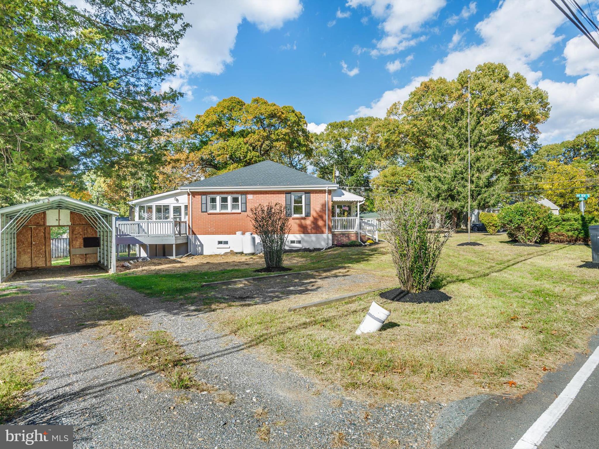 SUNRISE BEACH - Residential