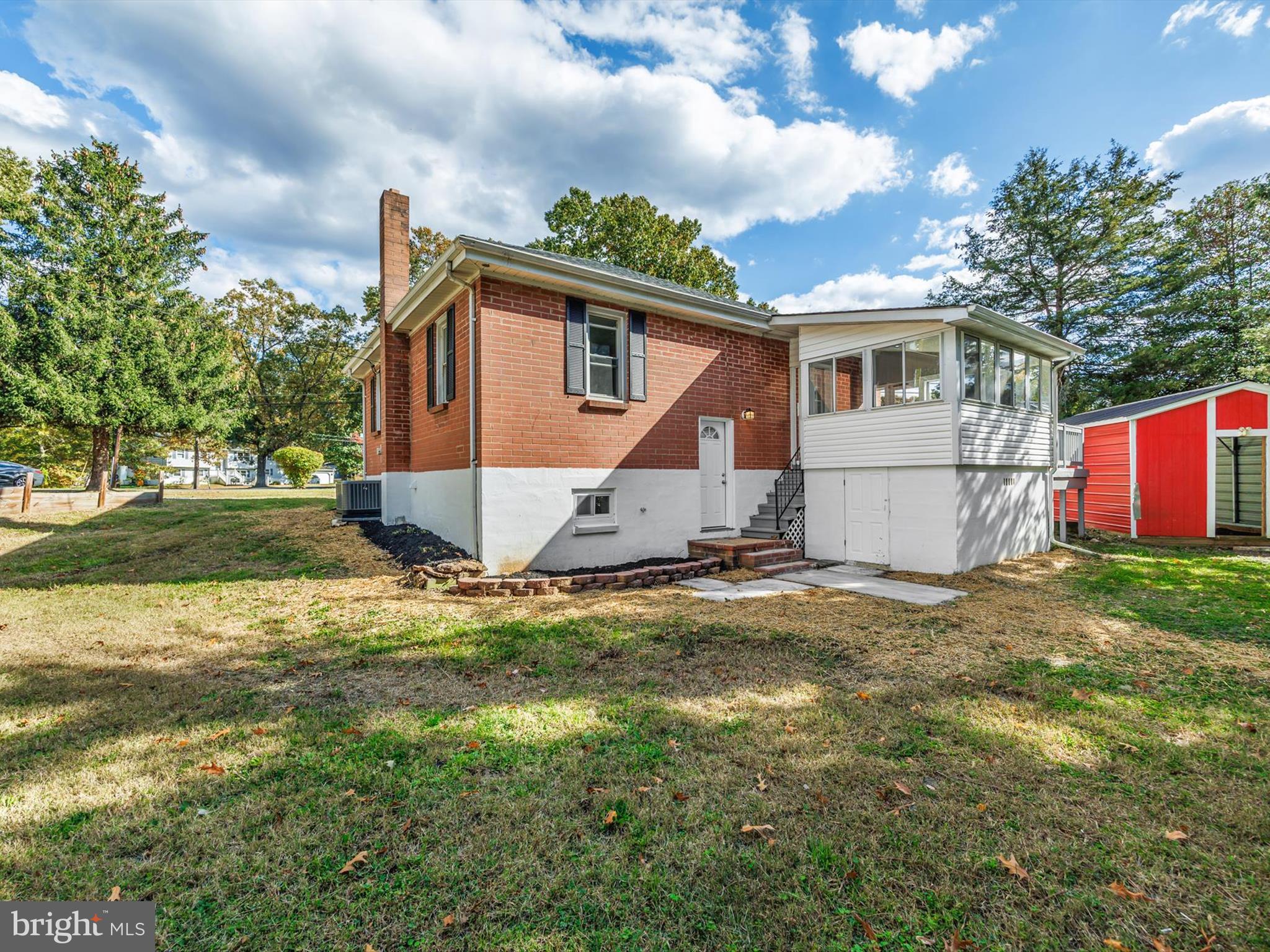 SUNRISE BEACH - Residential