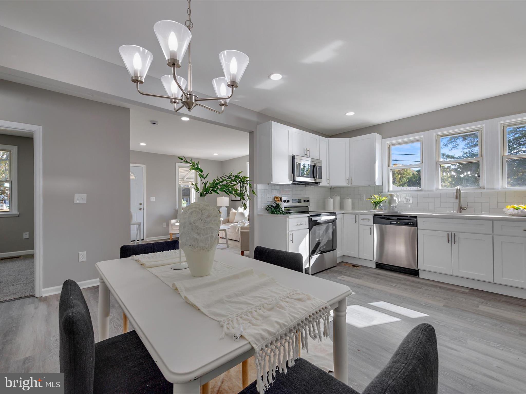 SUNRISE BEACH - Residential