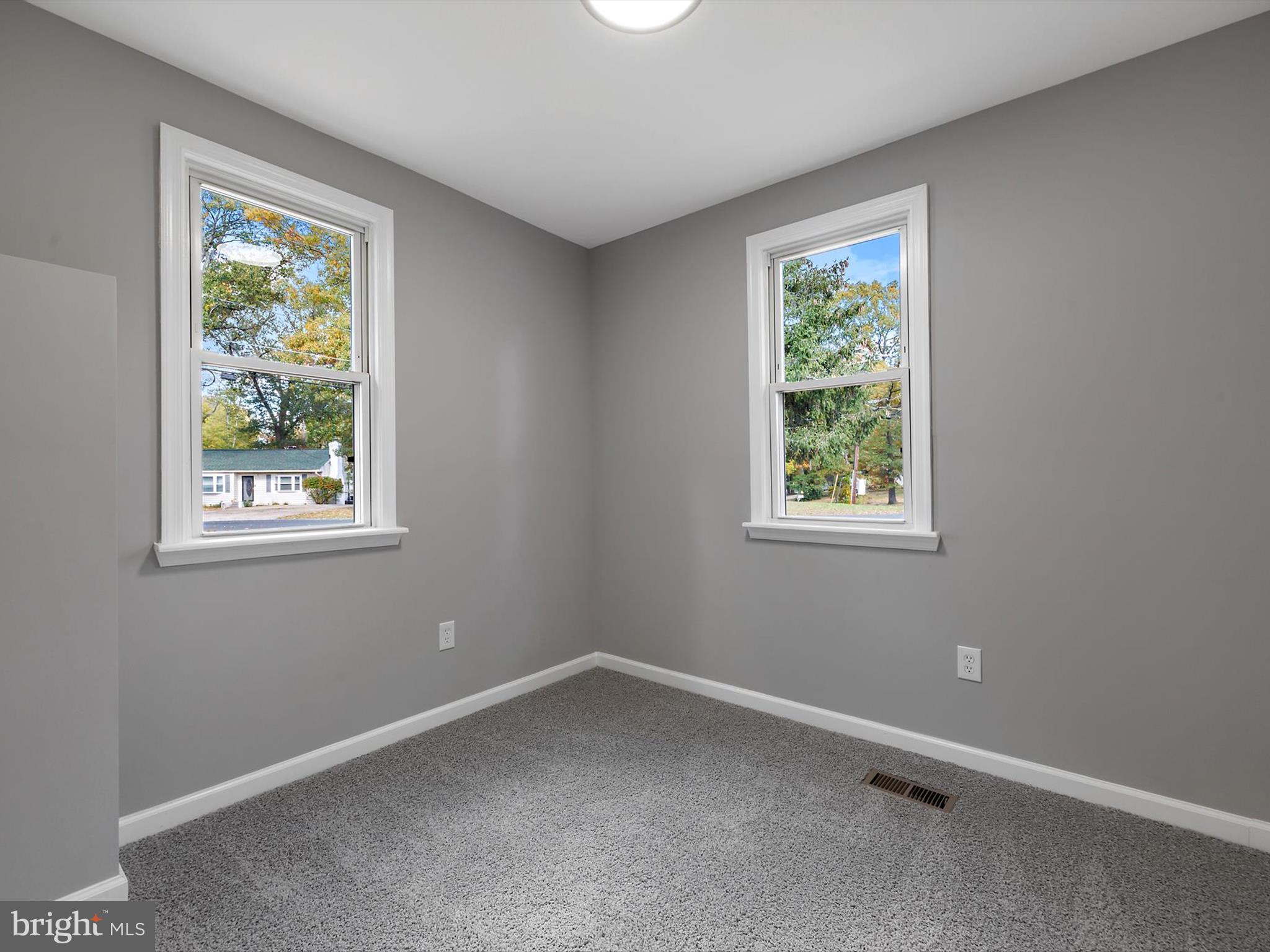 SUNRISE BEACH - Residential