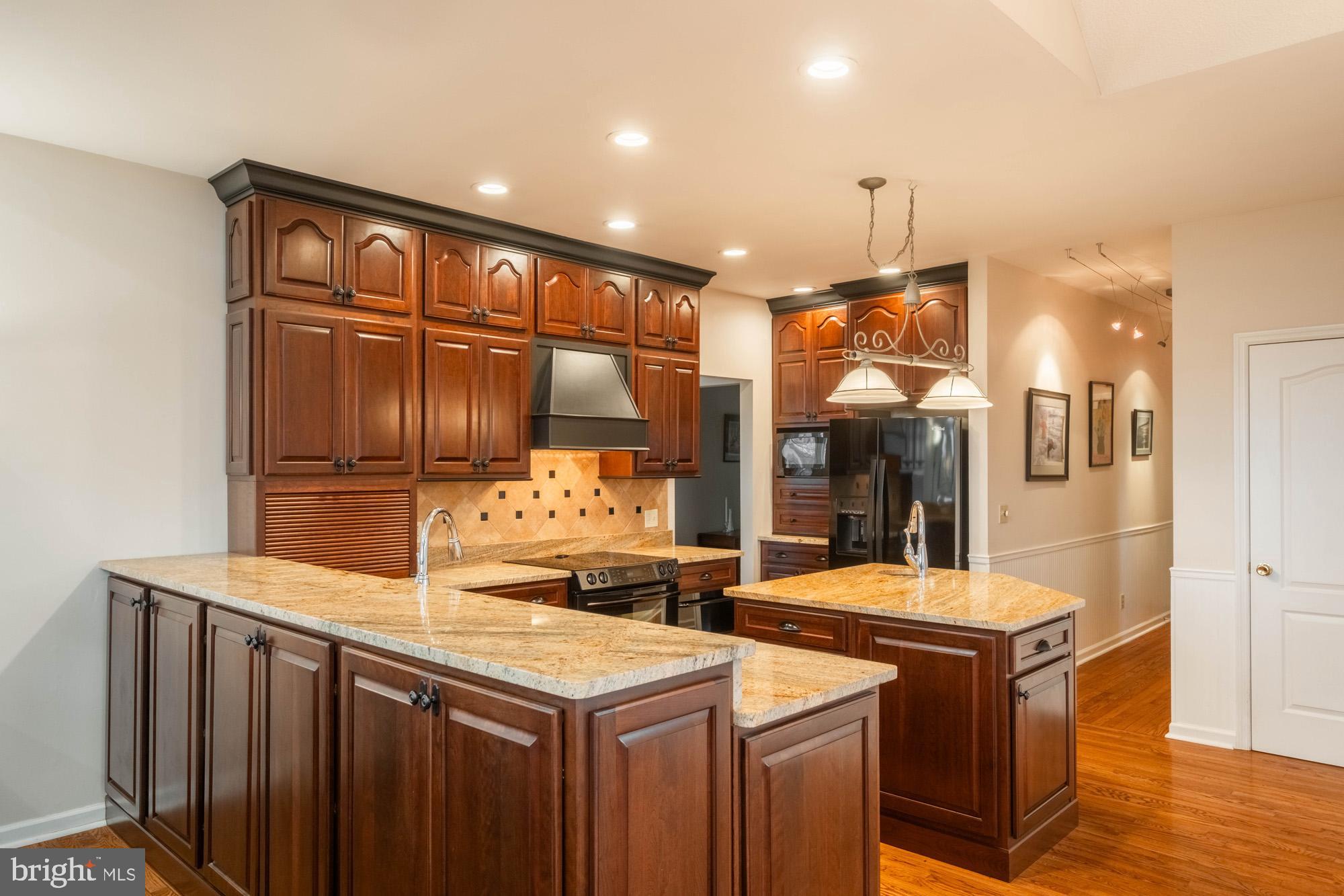 SUNSET RIDGE - Residential