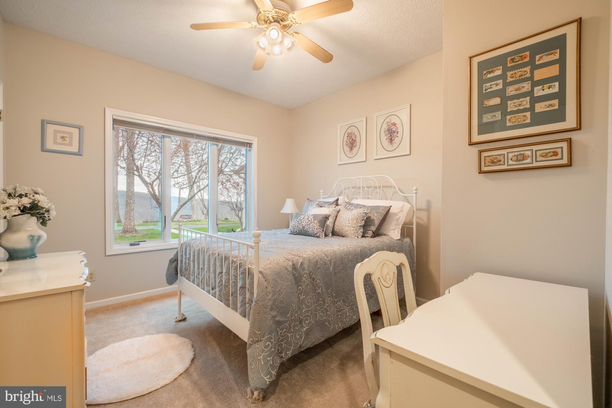 SUNSET RIDGE - Residential