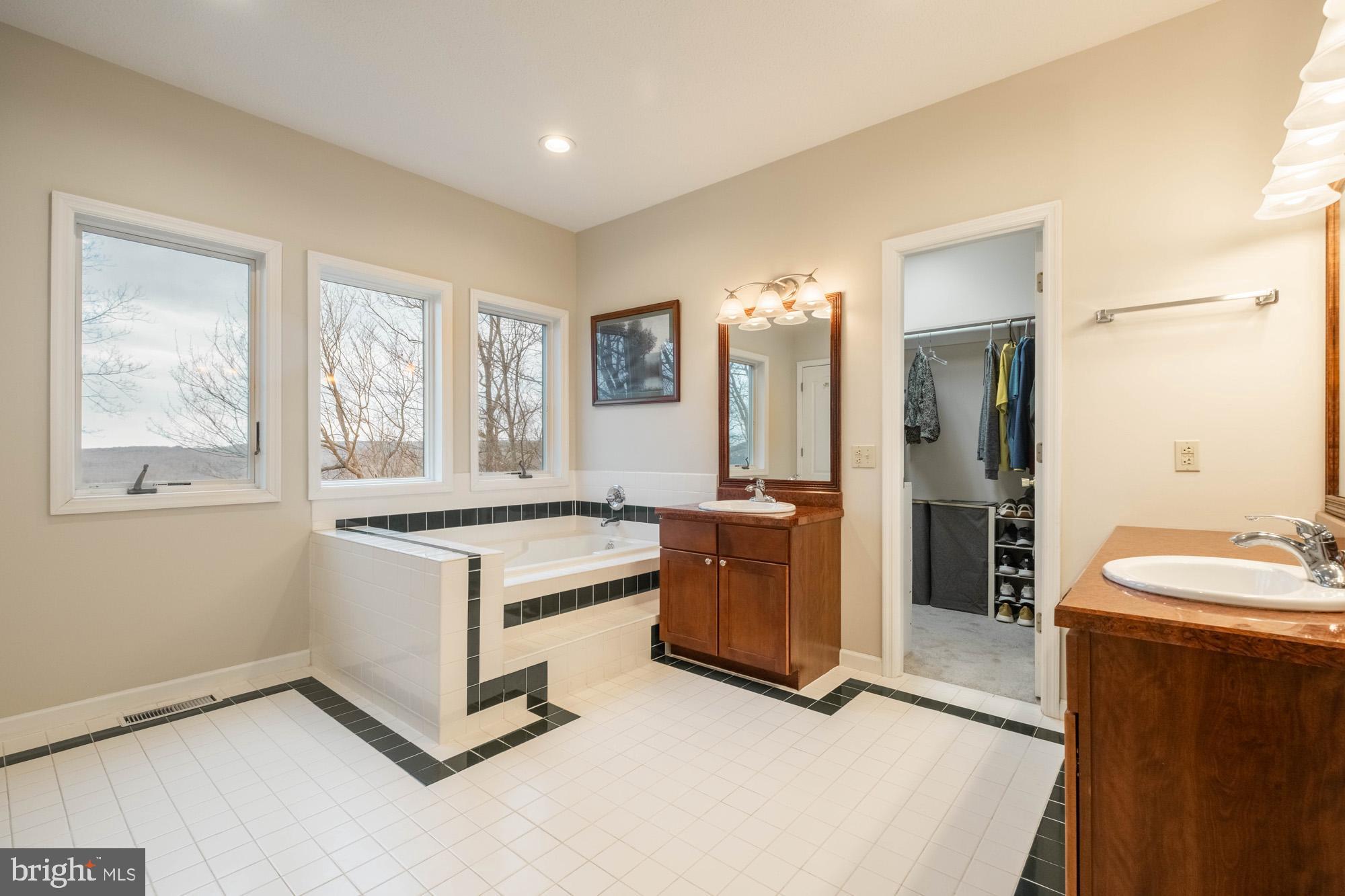 SUNSET RIDGE - Residential