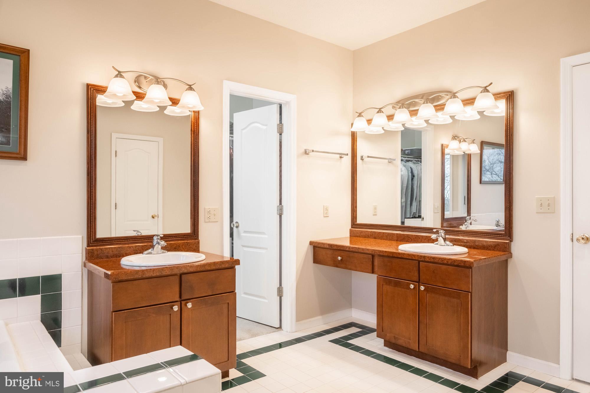 SUNSET RIDGE - Residential