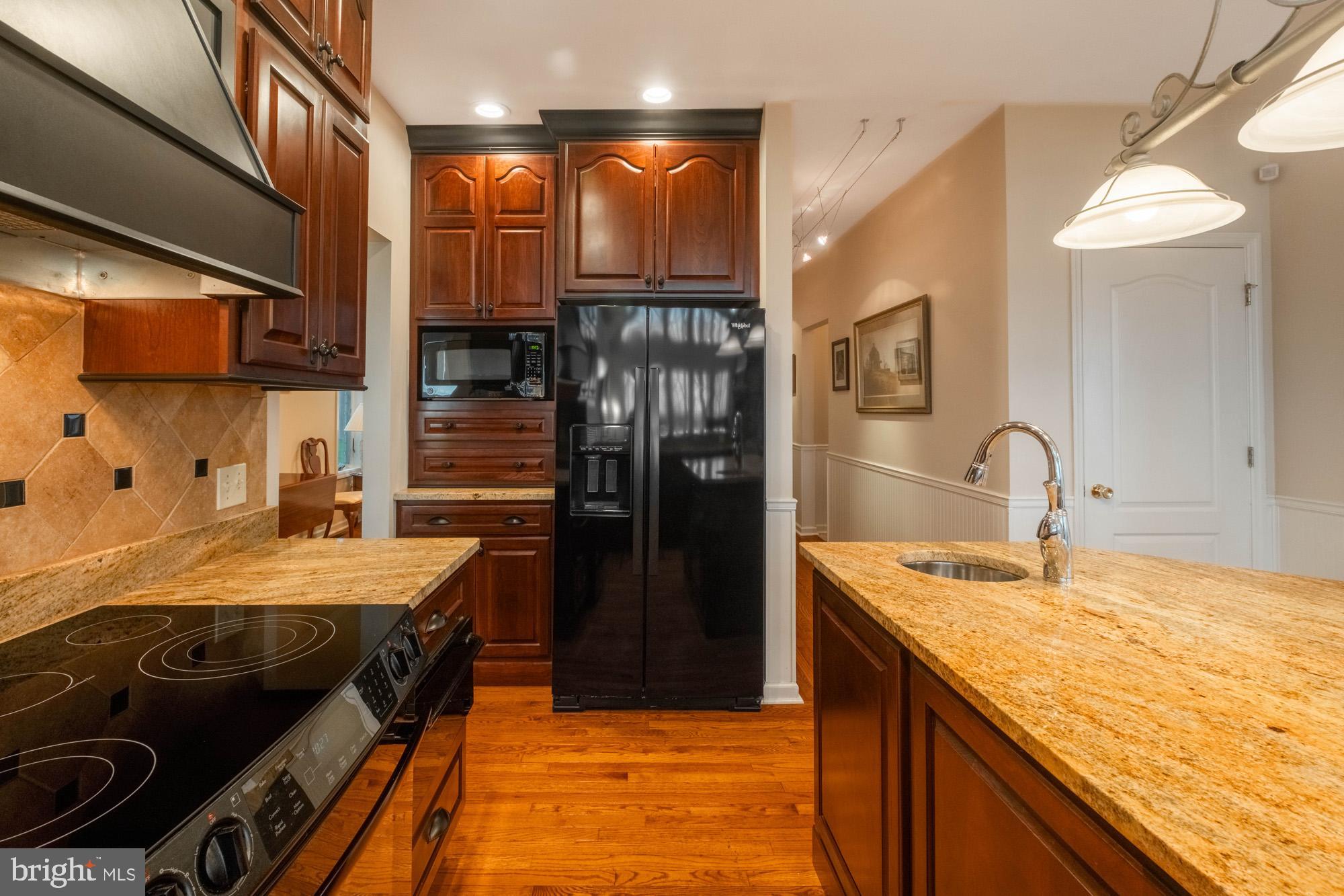 SUNSET RIDGE - Residential