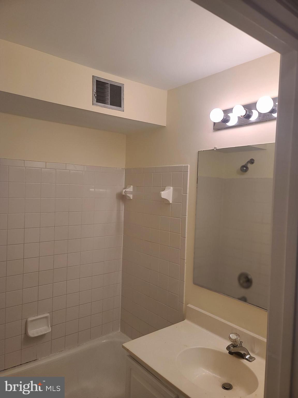 WOODVIEW VILLAGE WEST - Residential