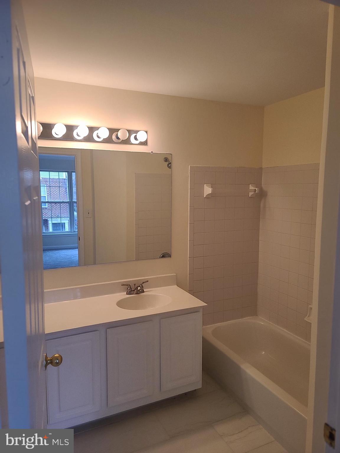 WOODVIEW VILLAGE WEST - Residential