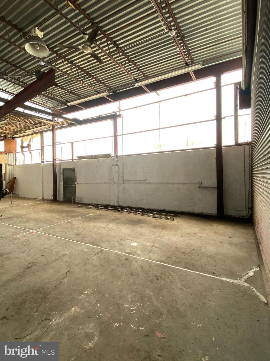 PHILADELPHIA - Commercial Lease