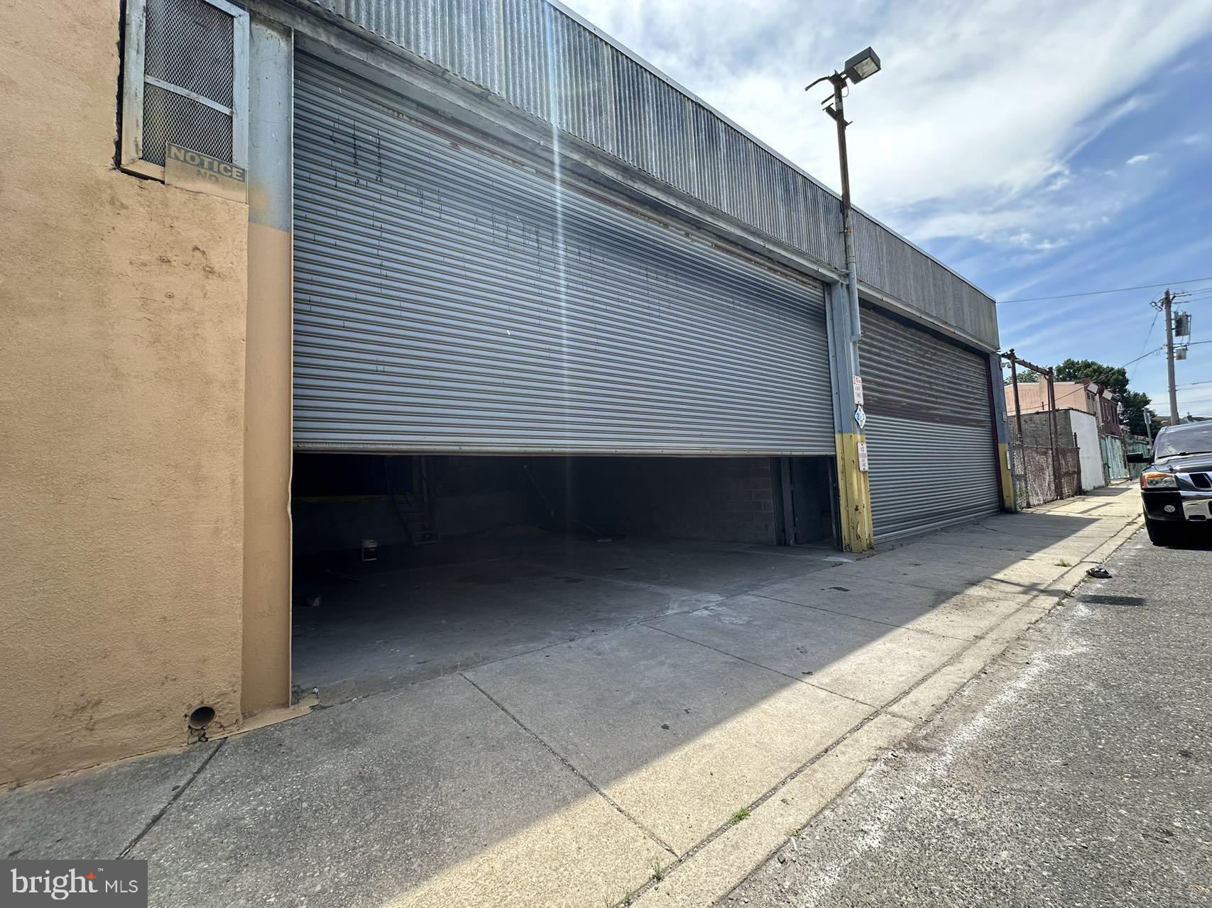 PHILADELPHIA - Commercial Lease