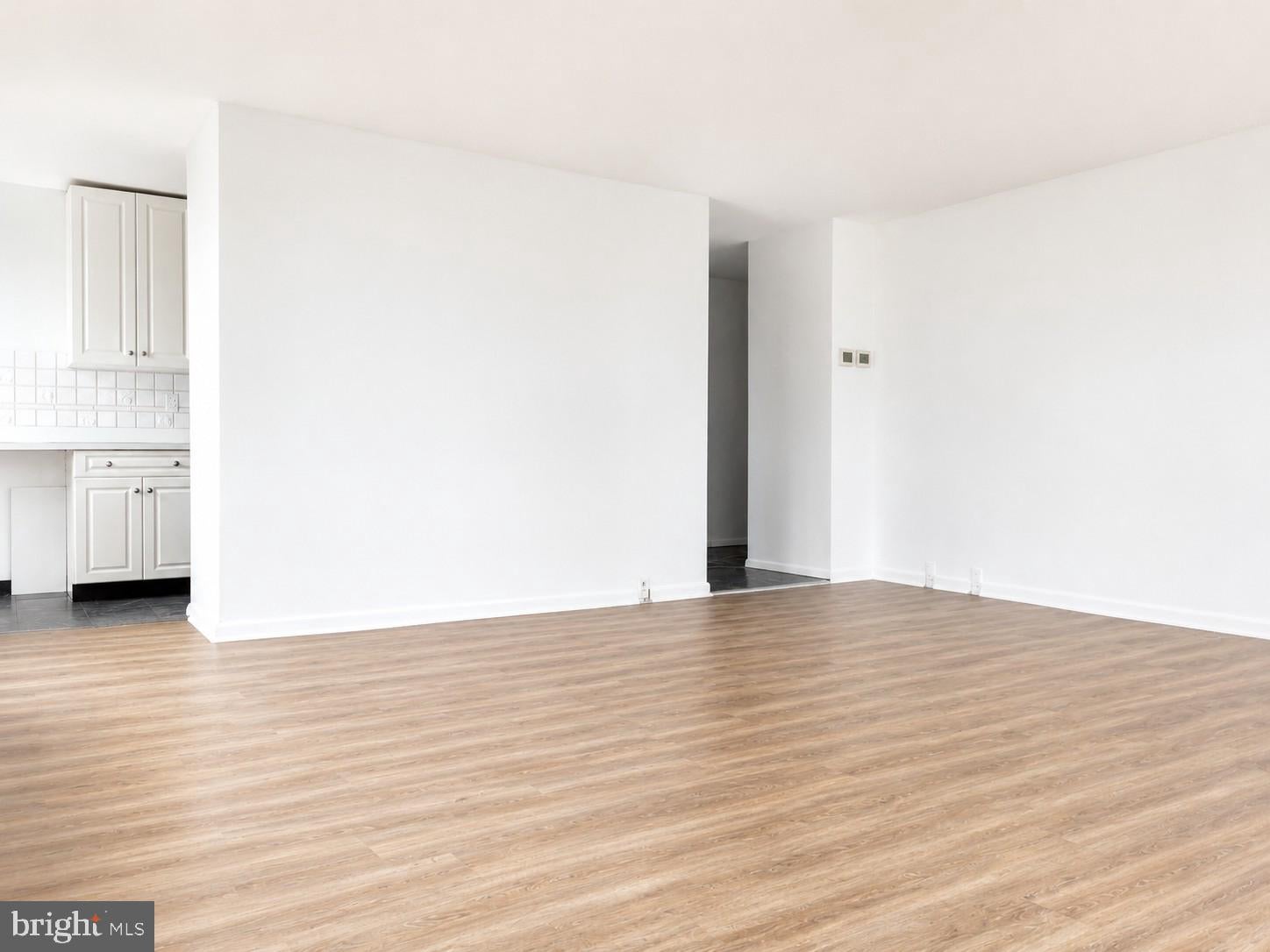 200 LOCUST STREET 30GN