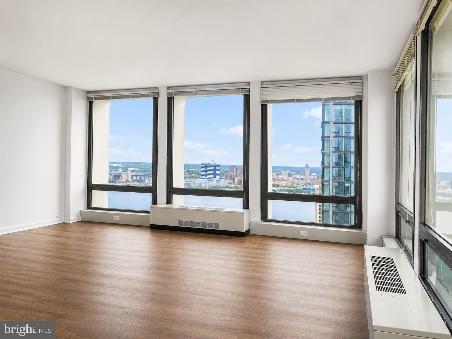 200 LOCUST STREET 30GN