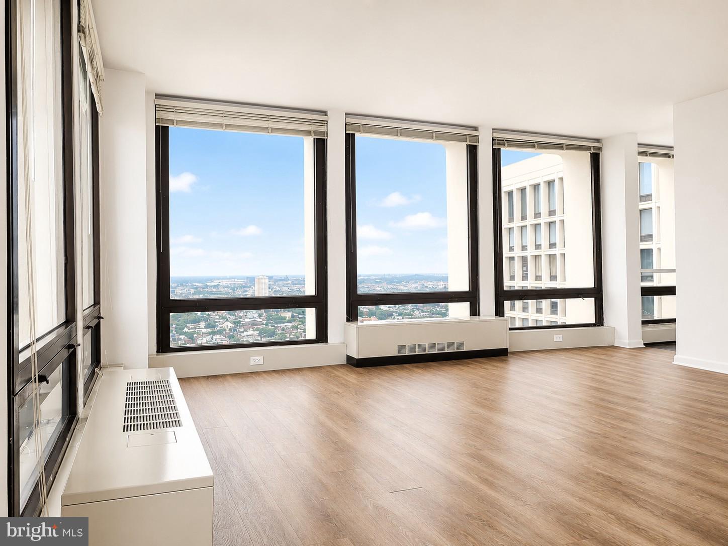 200 LOCUST STREET 30GN