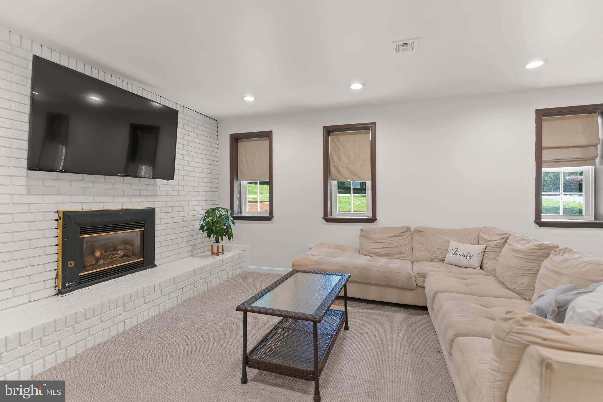 AQUIA HARBOUR - Residential