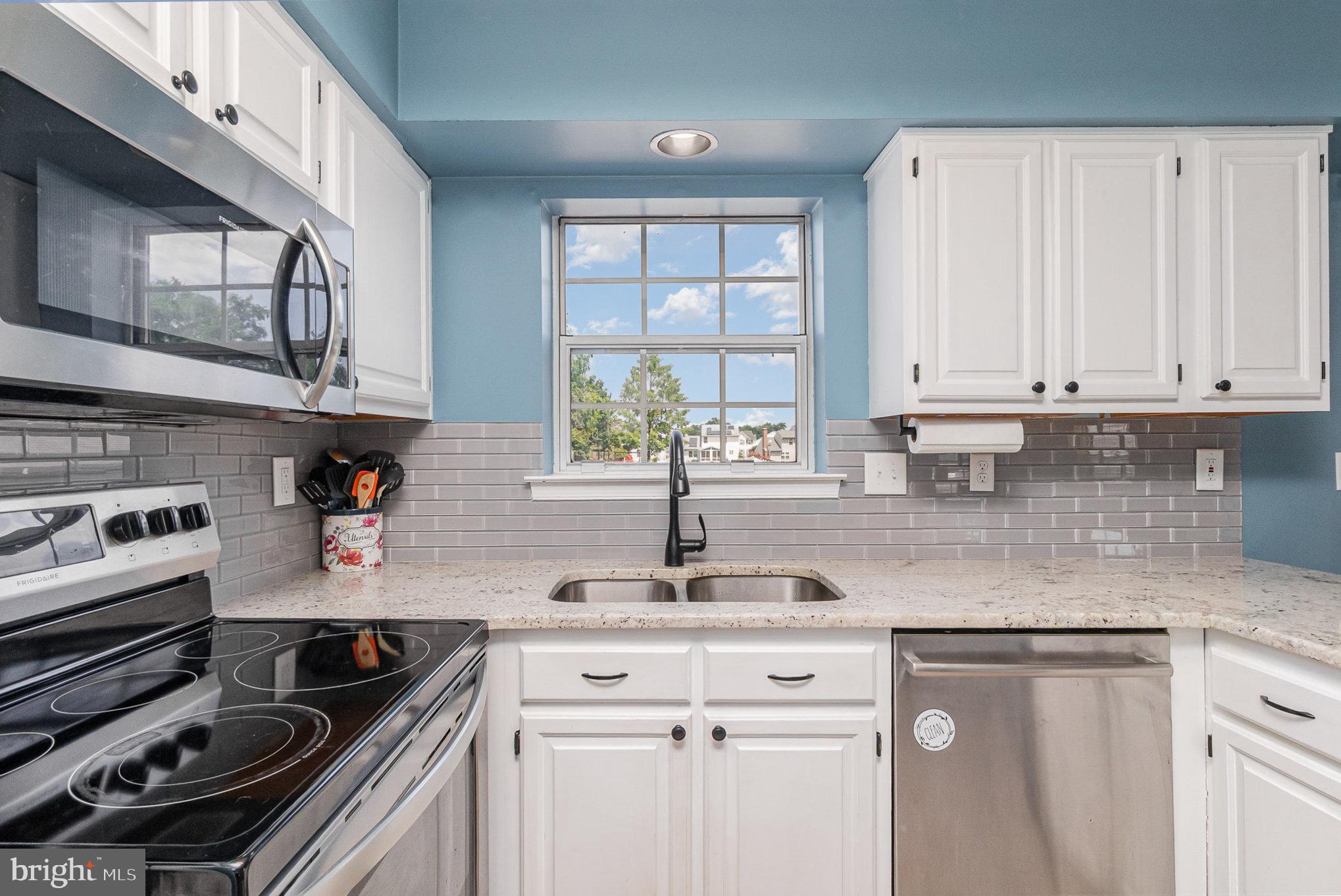 RIVERSIDE - Residential