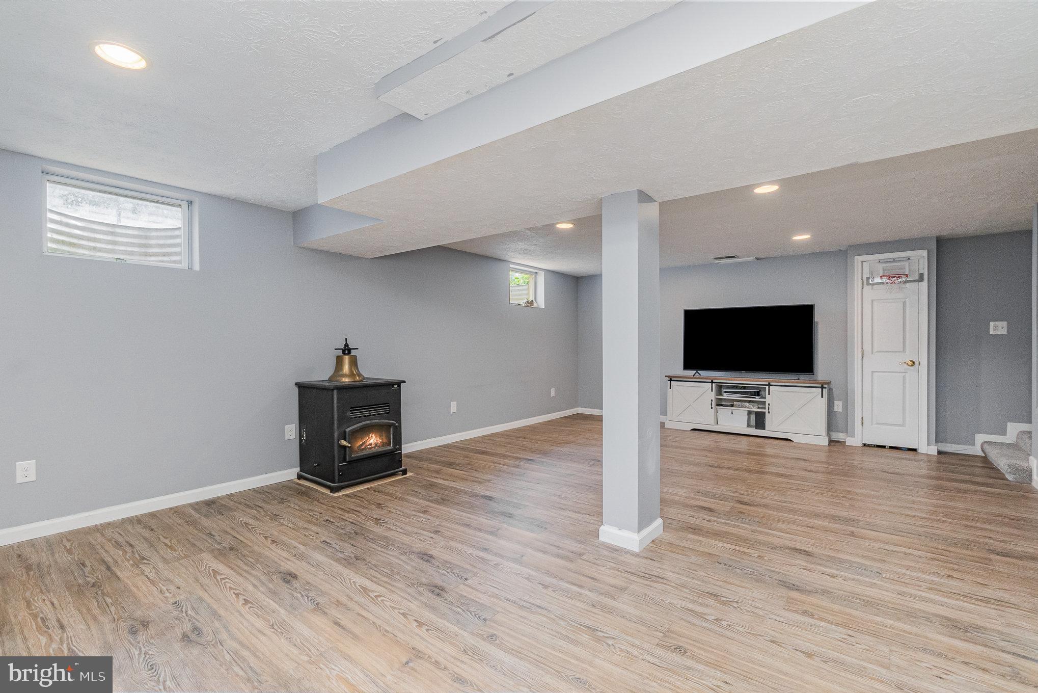 RIVERSIDE - Residential