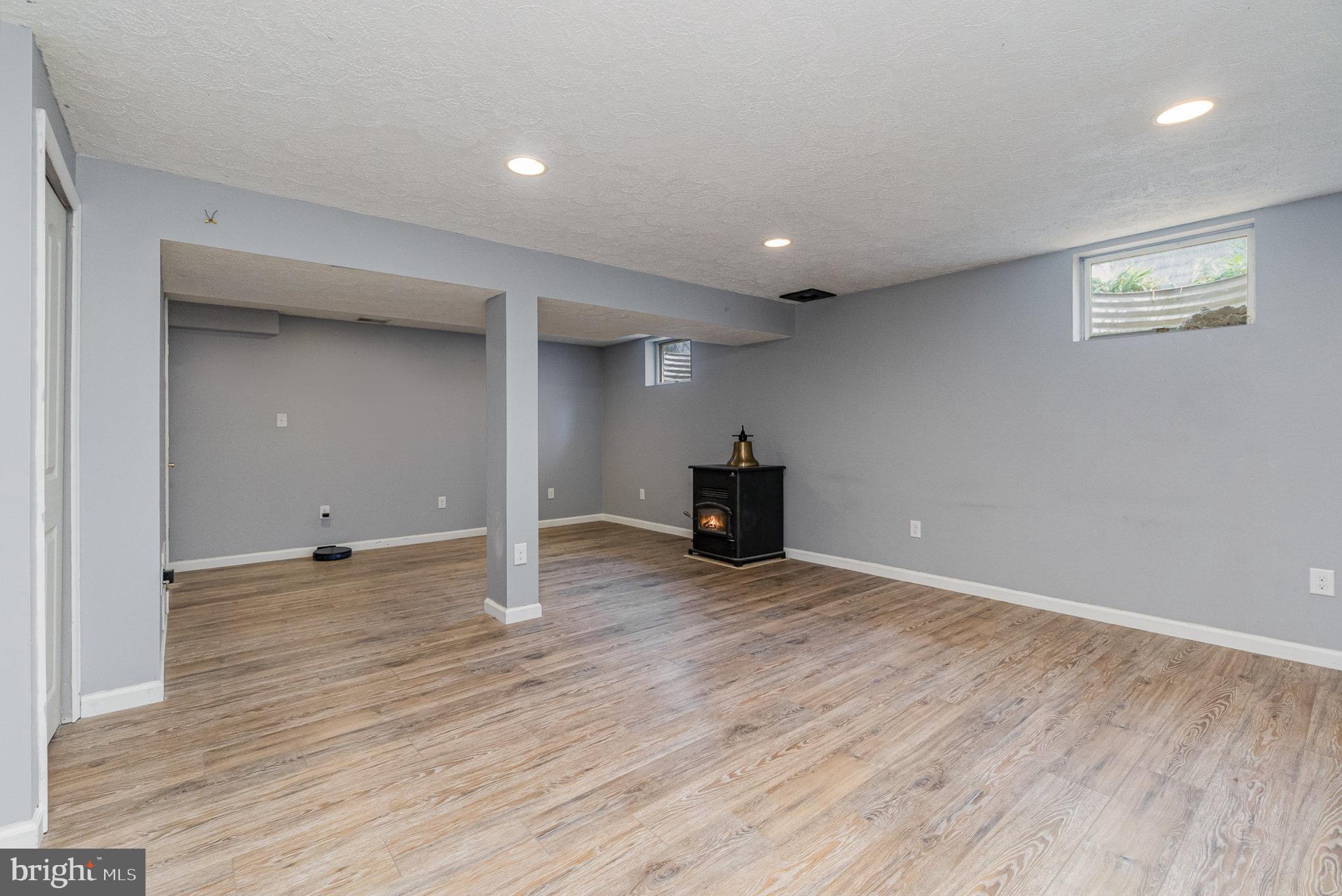 RIVERSIDE - Residential