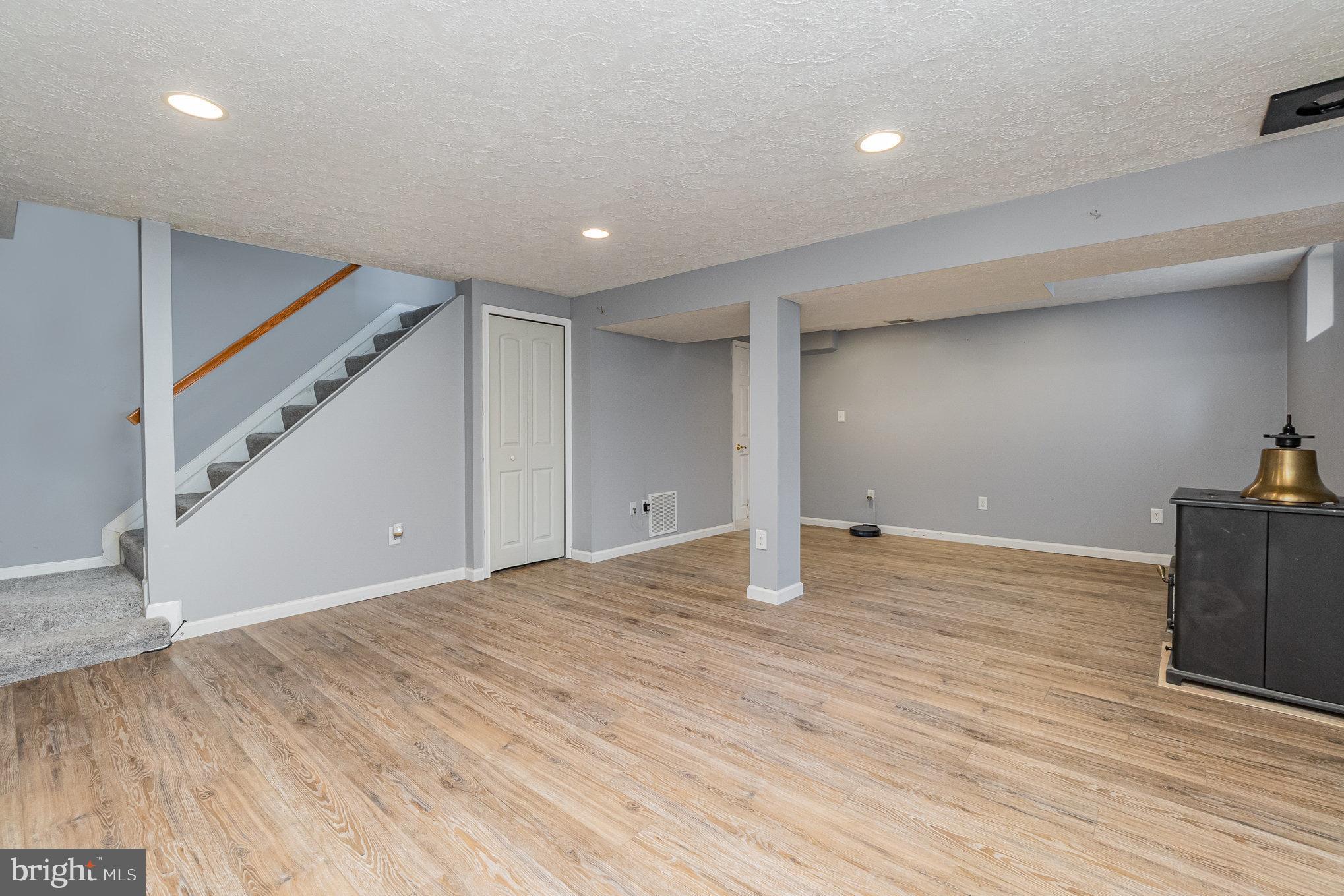 RIVERSIDE - Residential