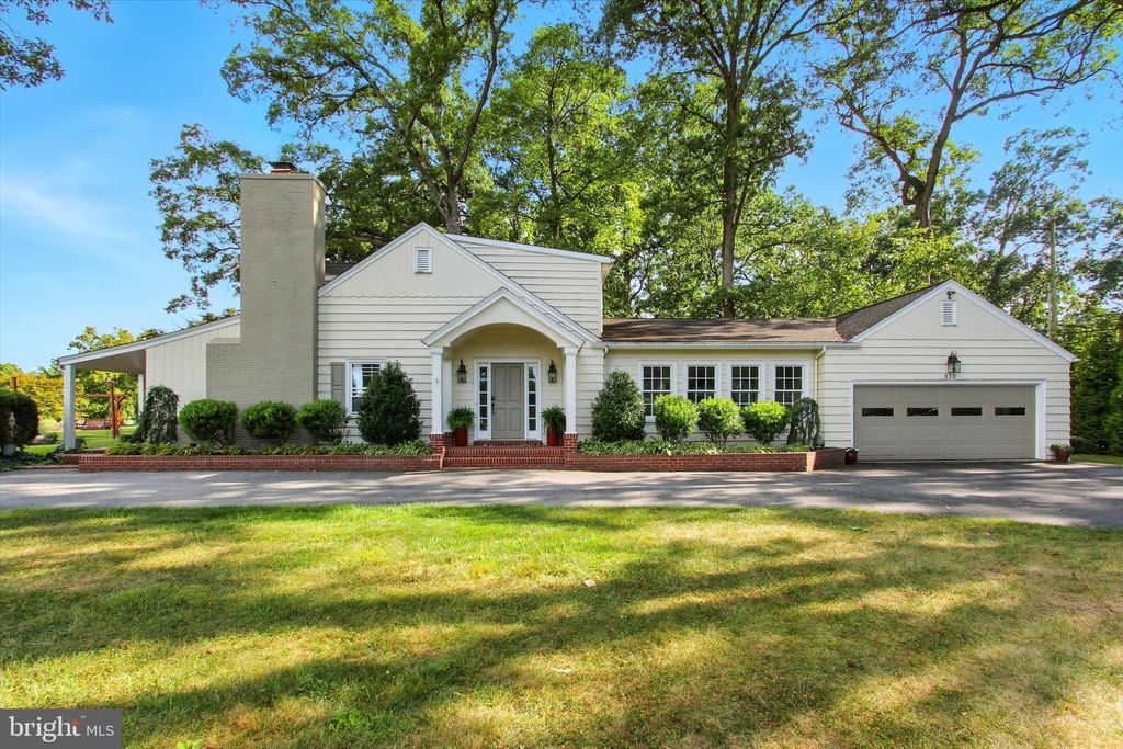 Photo of 830 Westminster Avenue, HANOVER, PA 17331 (MLS # PAYK2090346)