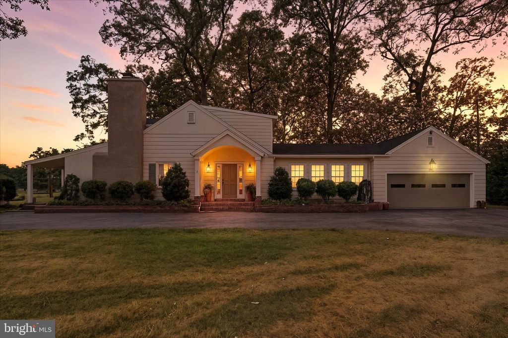 Photo of 830 Westminster Avenue, HANOVER, PA 17331 (MLS # PAYK2090346)