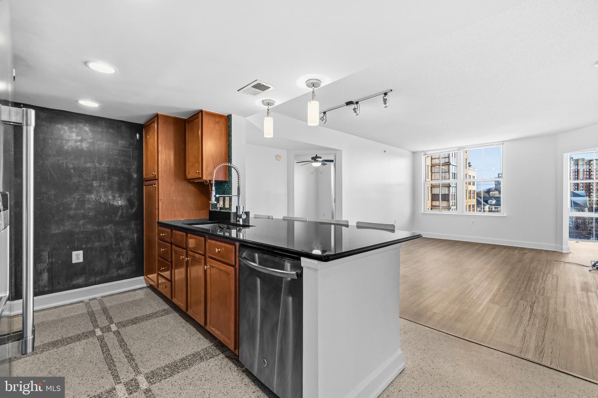 CARLTON HOUSE - Residential