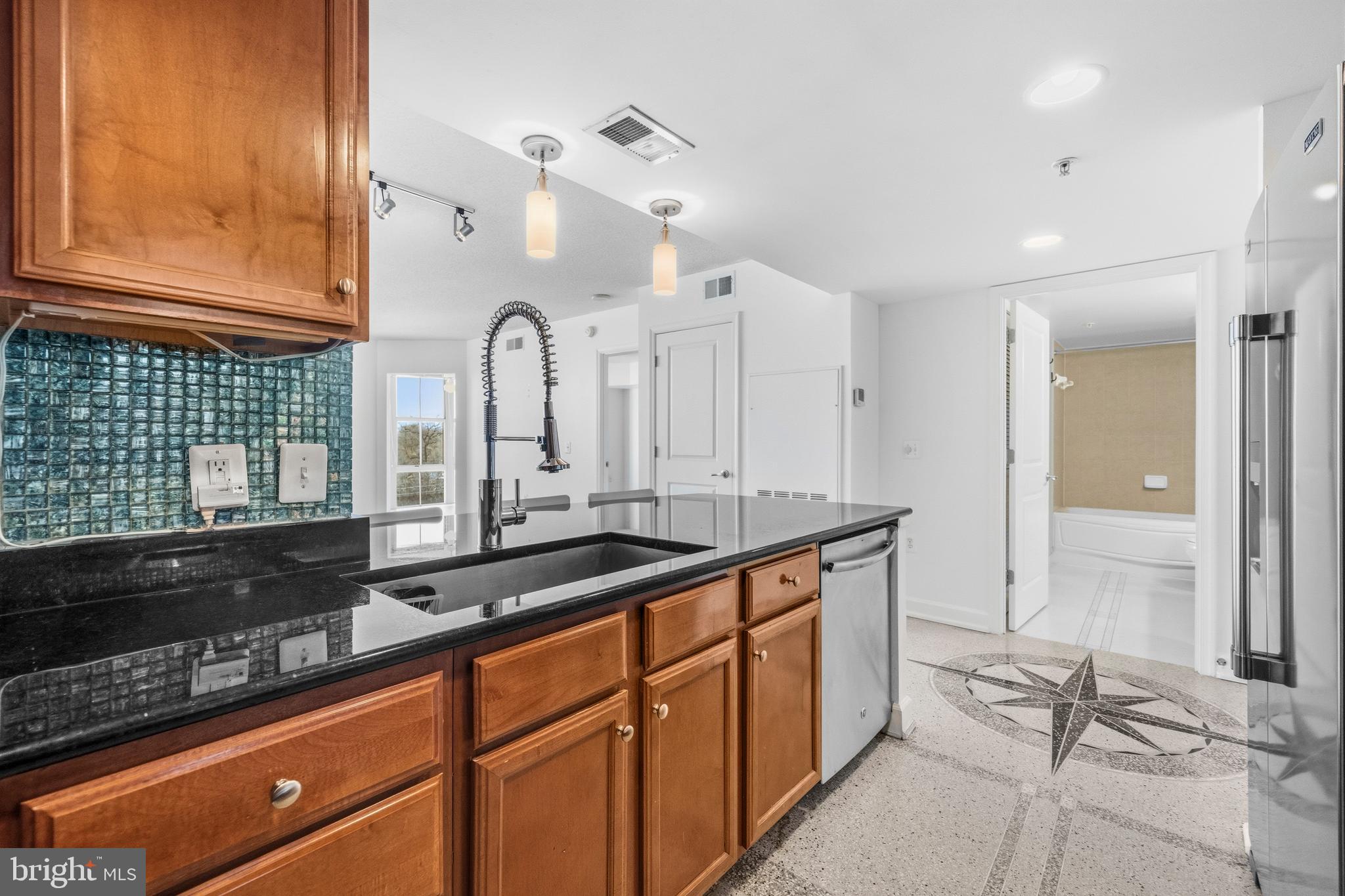 CARLTON HOUSE - Residential