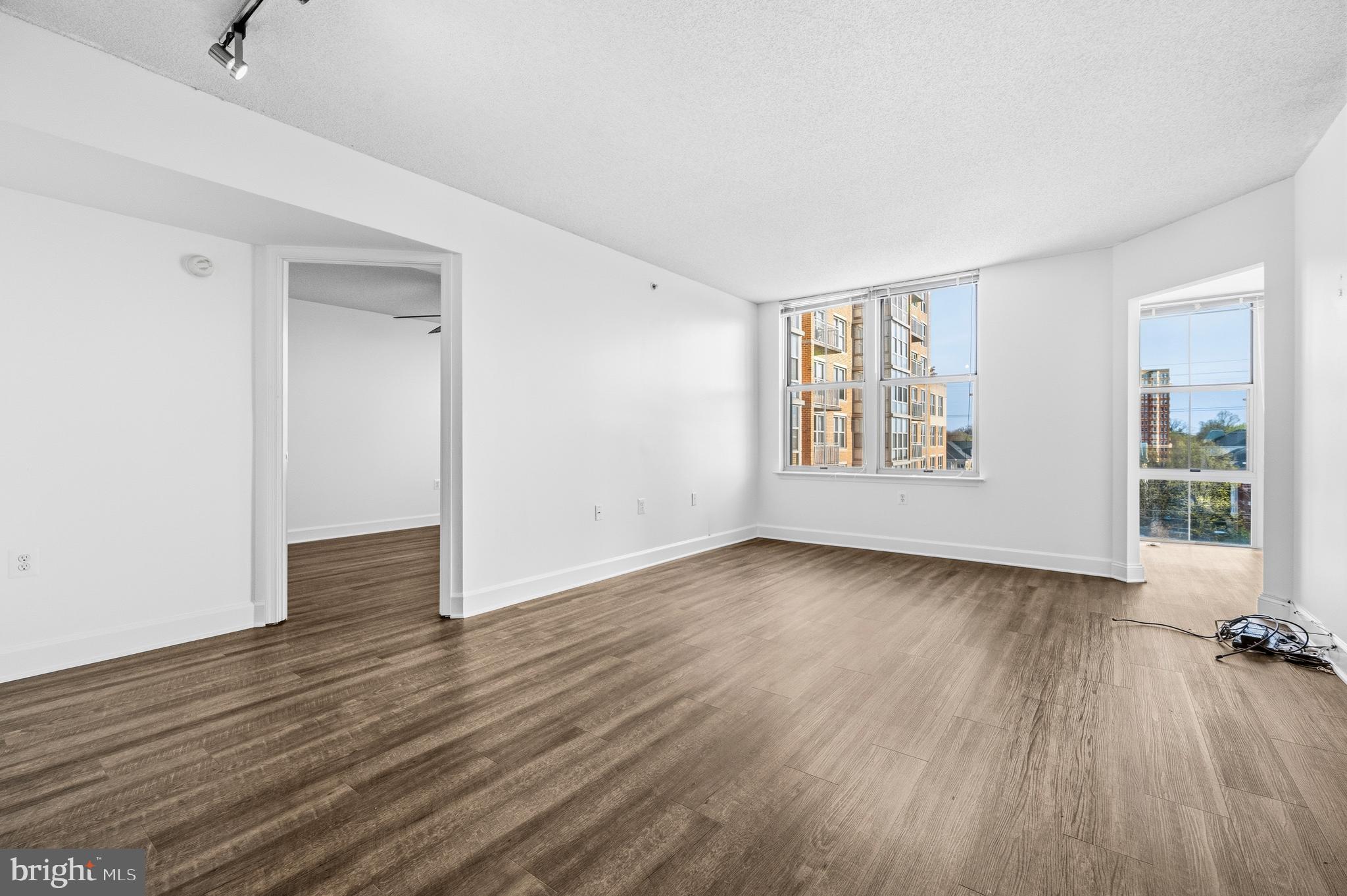 CARLTON HOUSE - Residential