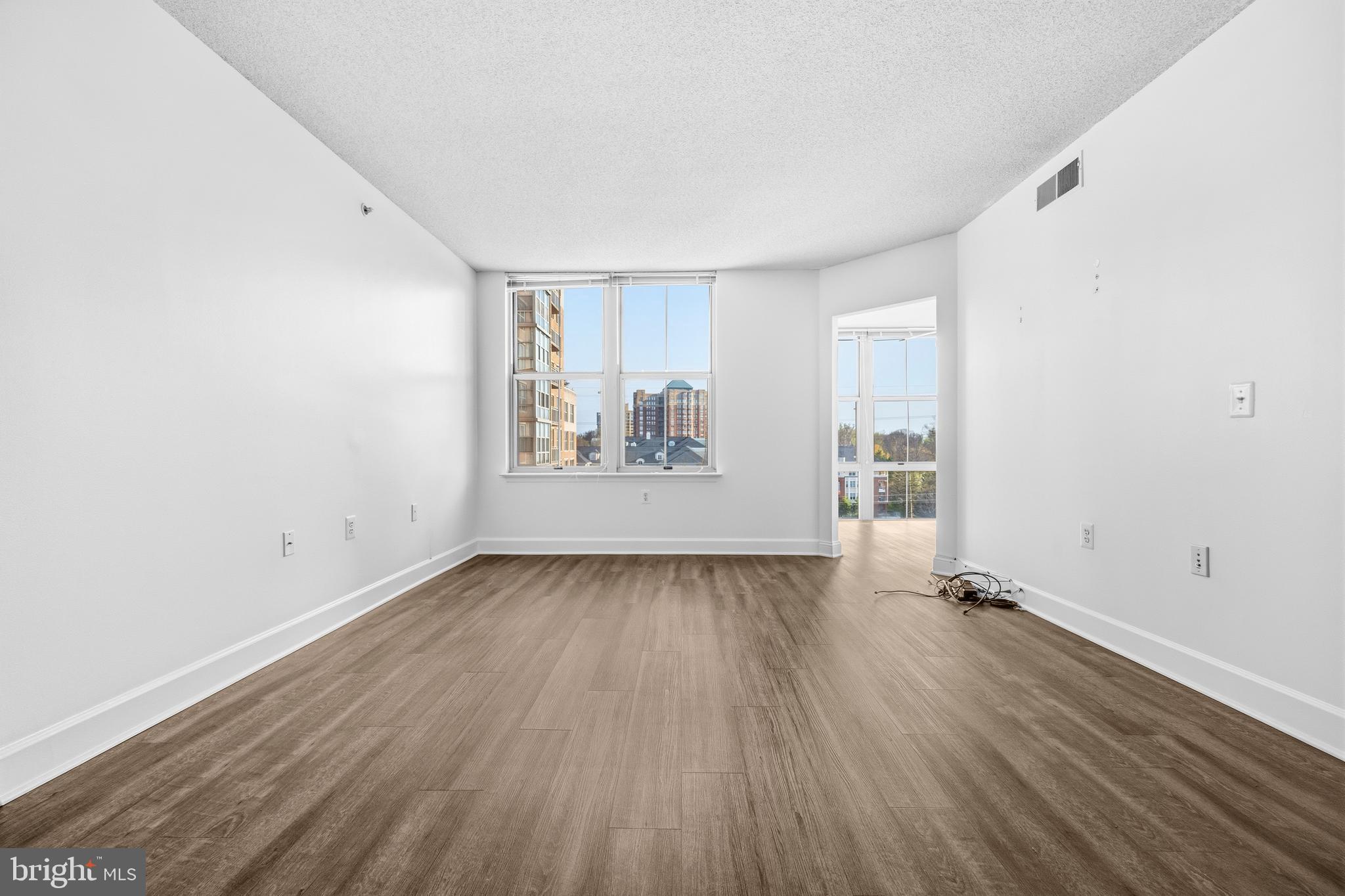 CARLTON HOUSE - Residential