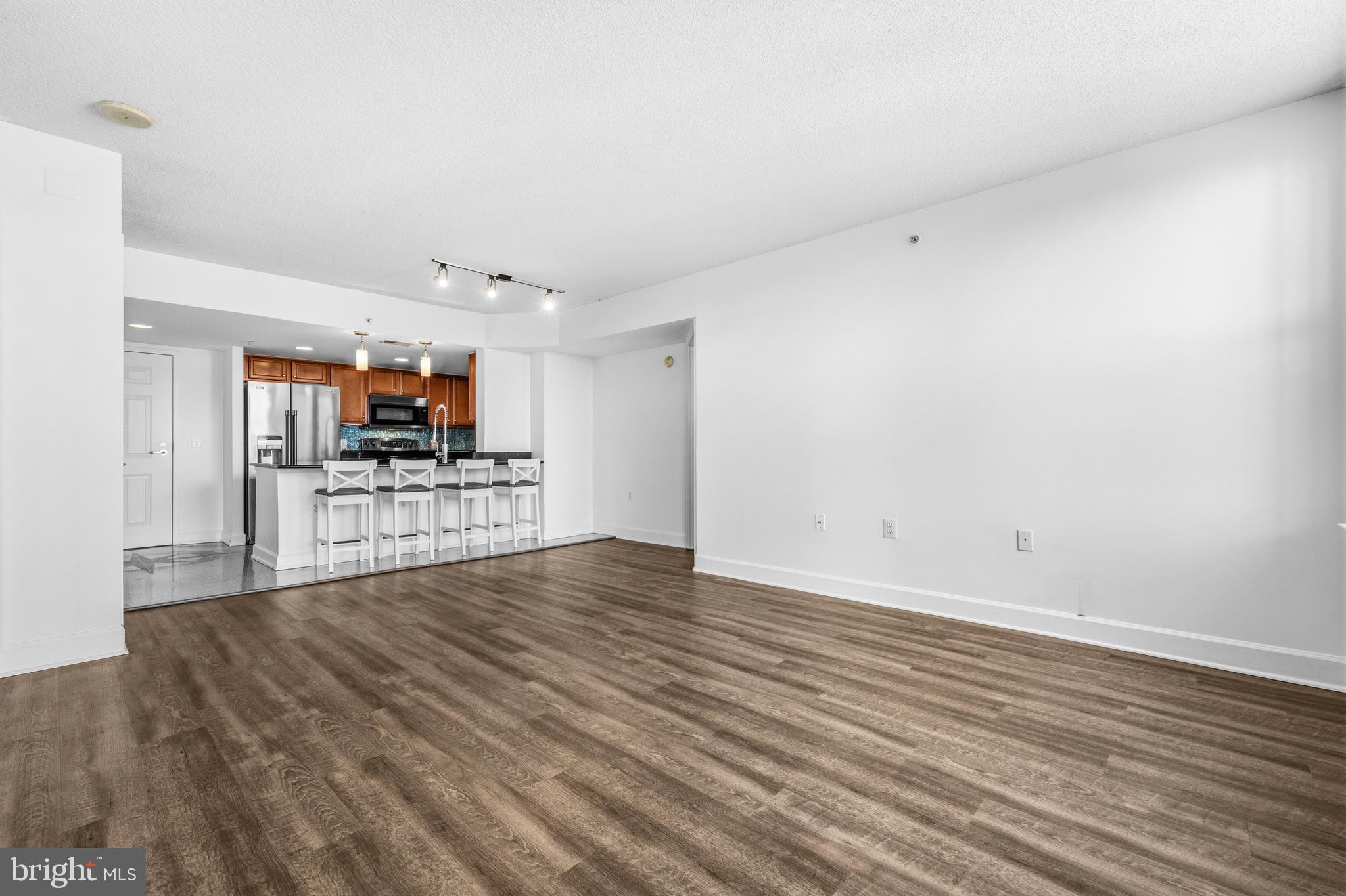 CARLTON HOUSE - Residential