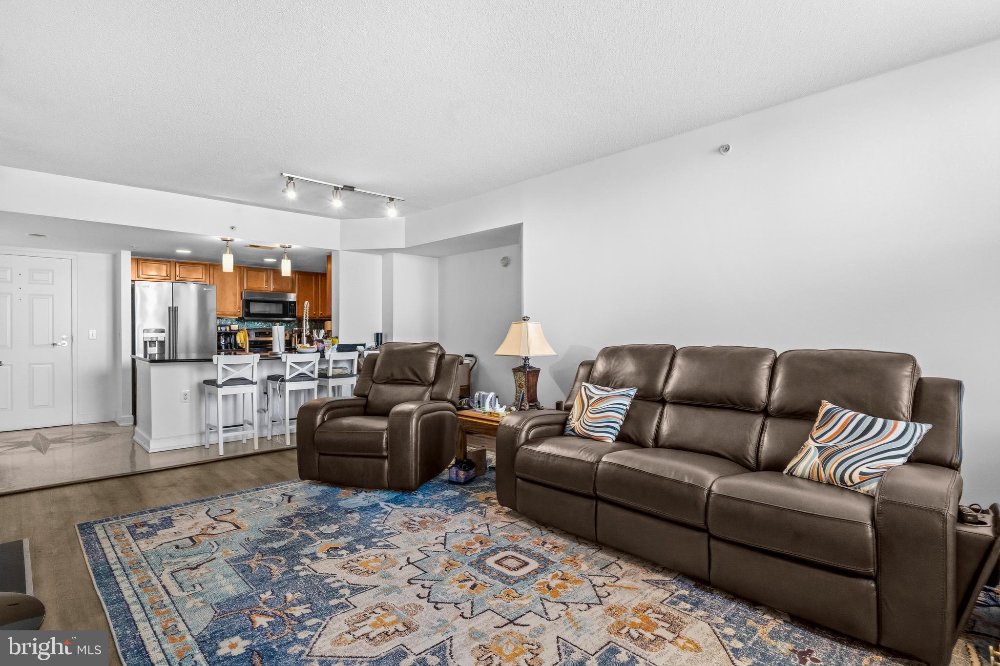 CARLTON HOUSE - Residential